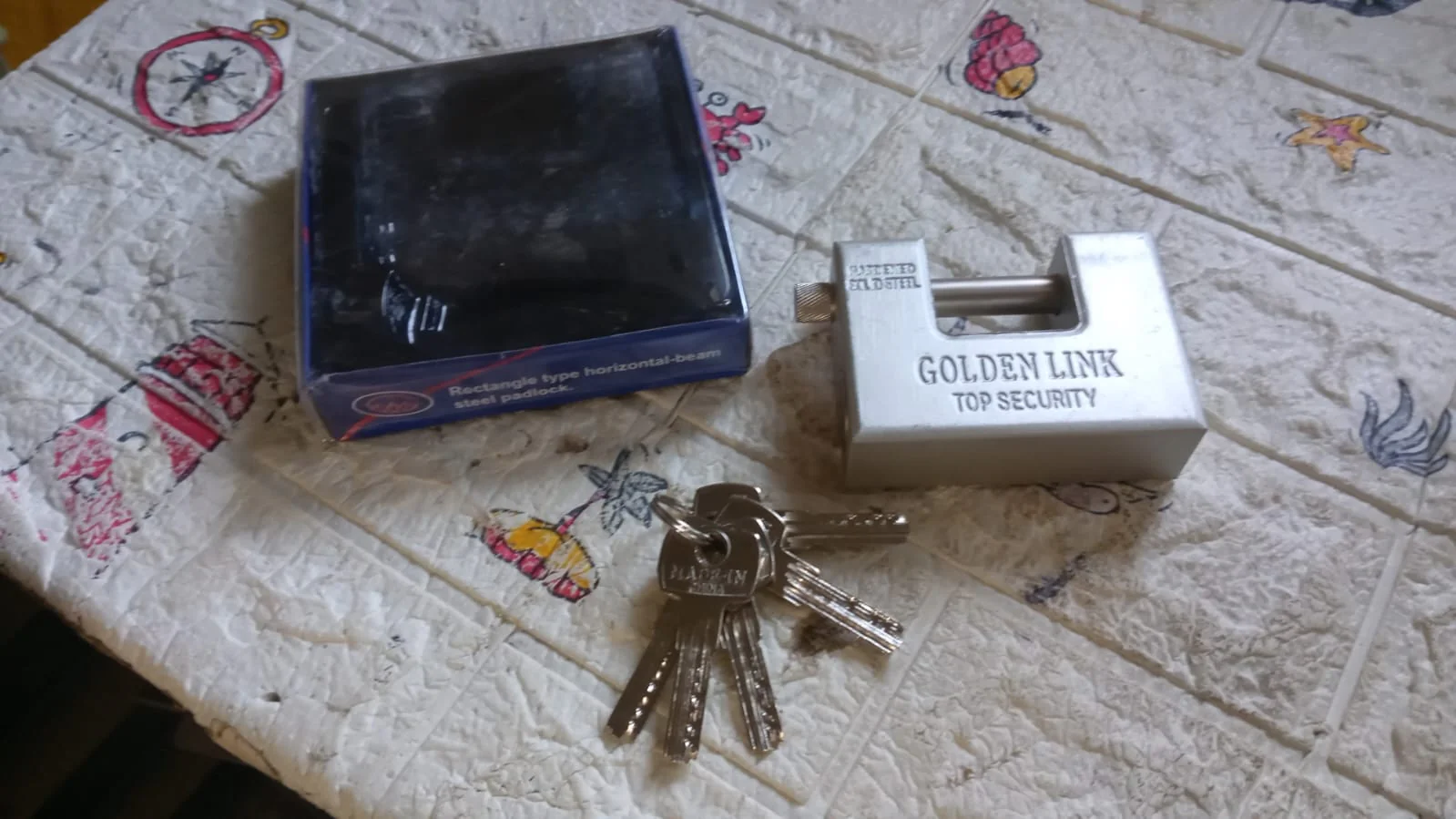 94mm Stainless Steel Padlock: Rectangular, Hardened Steel, 5 Keys - Image 8