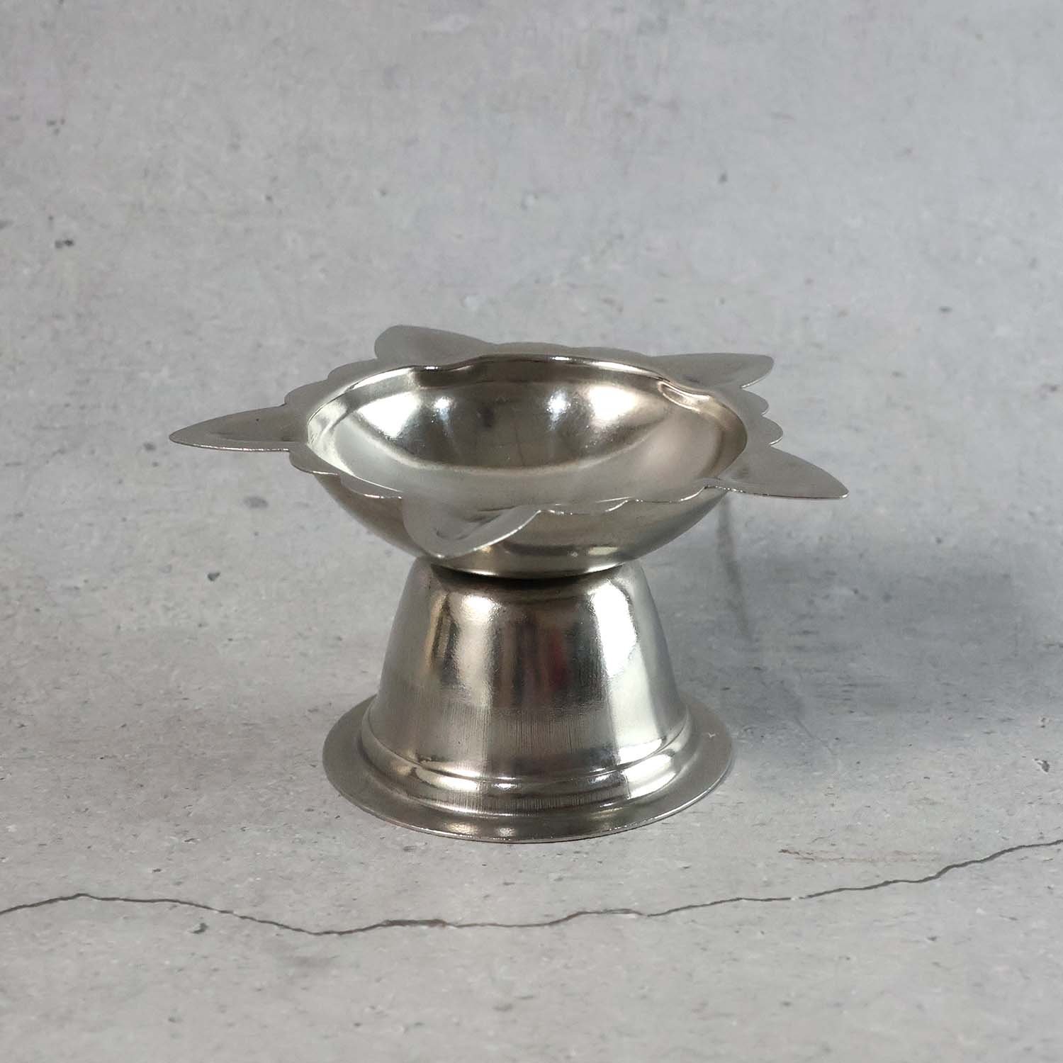 Stainless Steel Sunflower Design Diya Stand (Big Size) (1 Pc) - Image 3