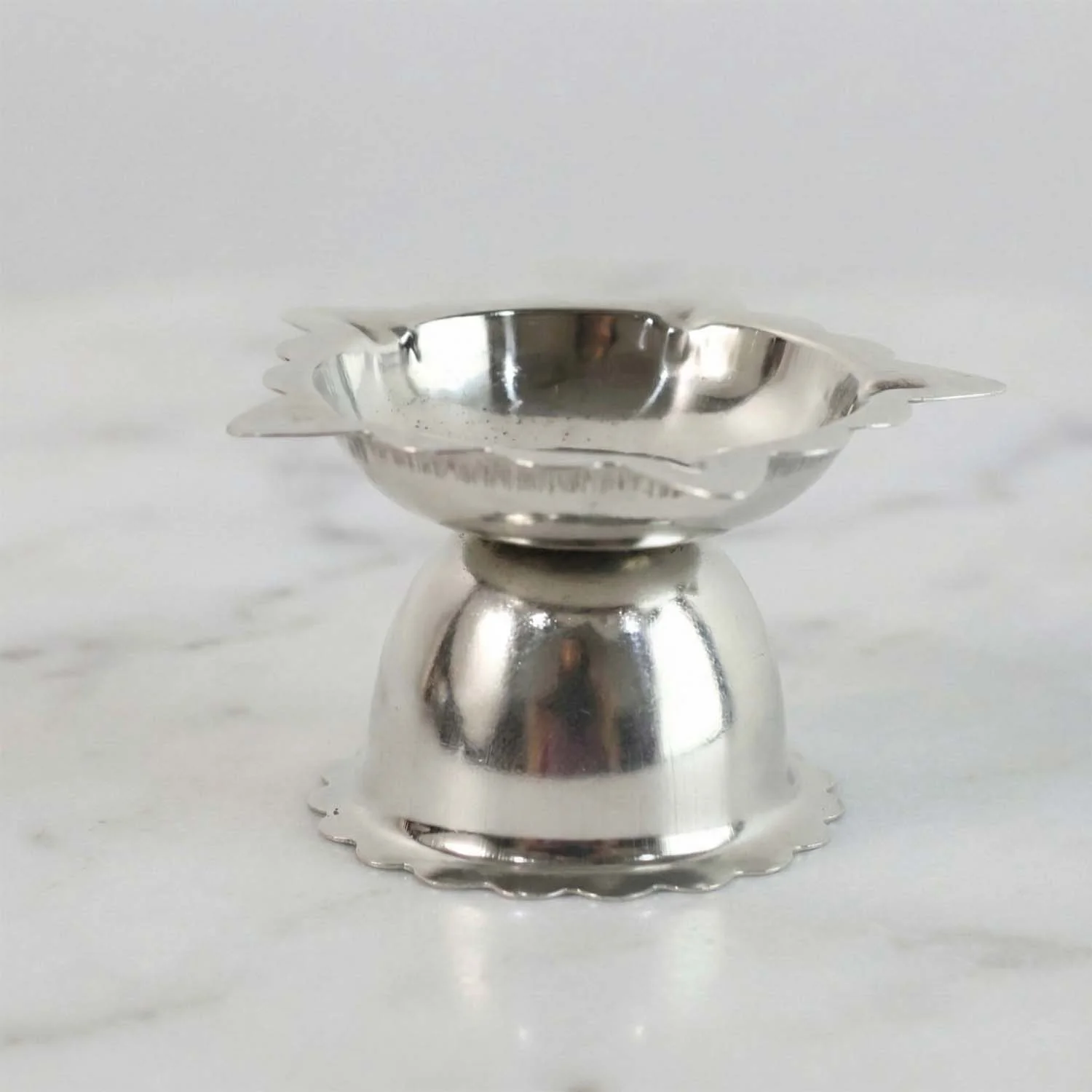 Stainless Steel Sunflower Design Diya Stand (Small Size / 1 Pc) - Image 4