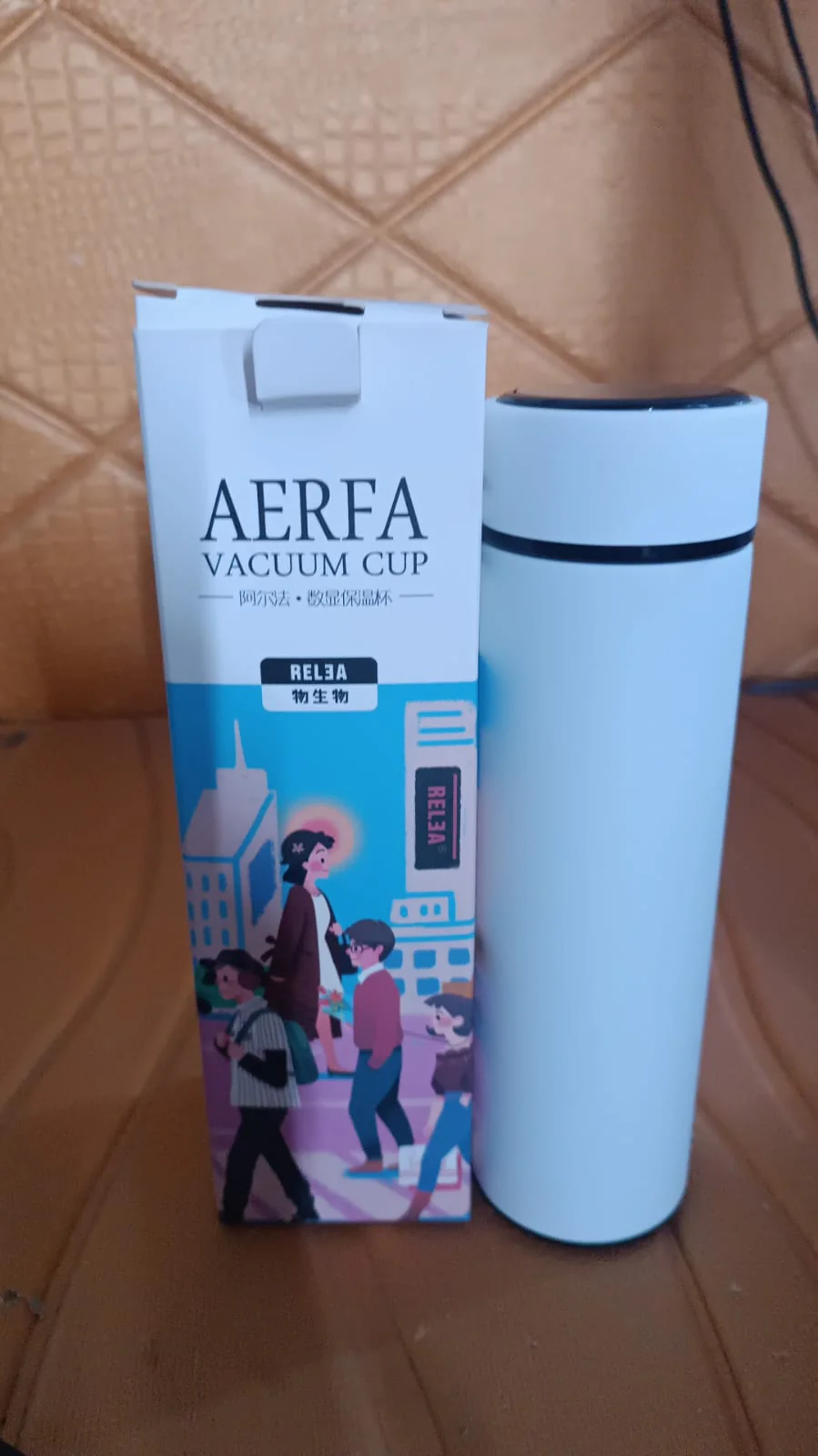 Stainless Steel Vacuum Flask with Digital Temperature Display - Image 8