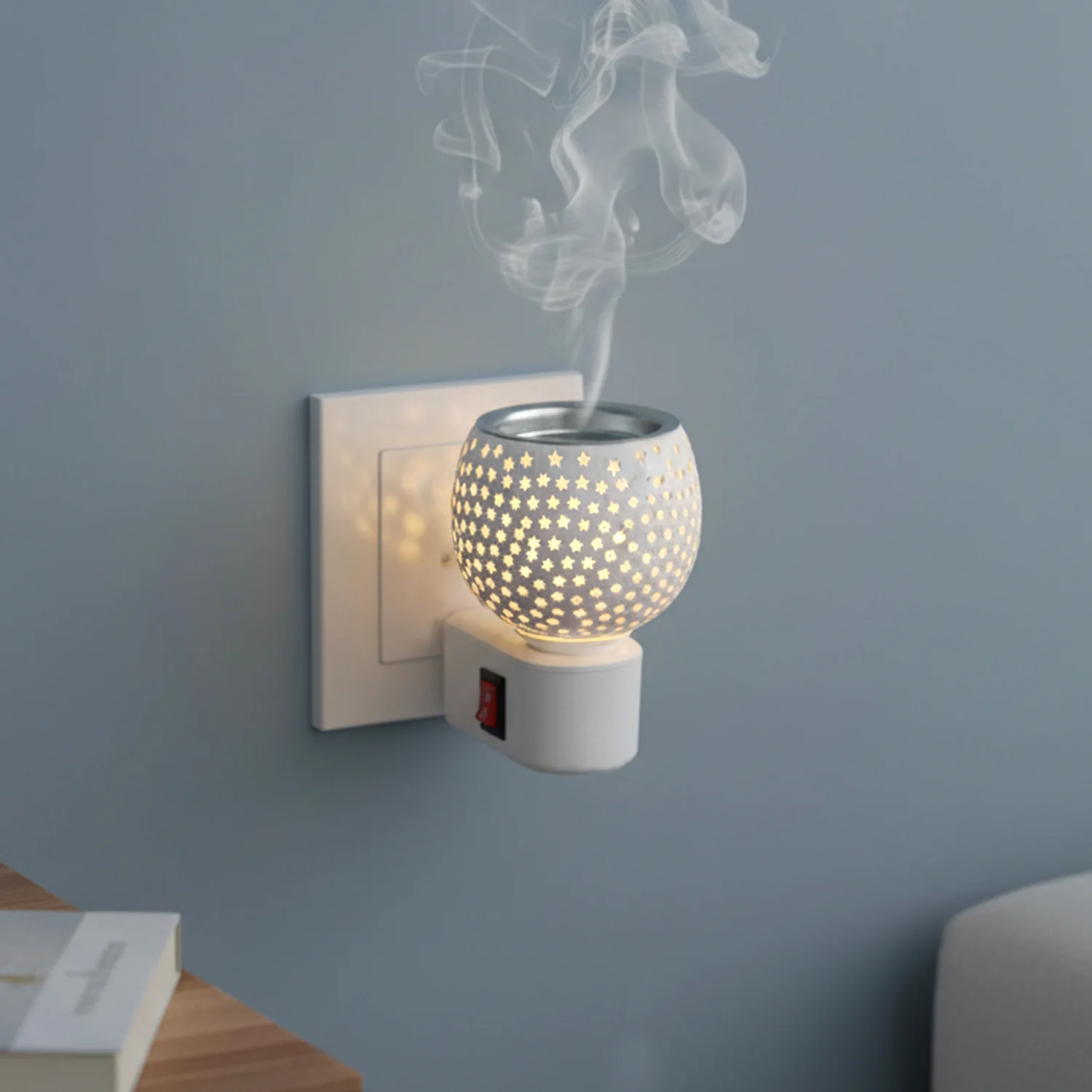 Premium Kapoor Dani Plug-In Star Cut Glass Aroma Diffuser Night Lamp (1 Pc) - Image 4