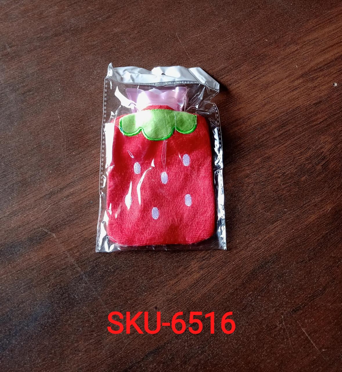Strawberry design relief: mini hot water bag for neck & shoulders - Image 9