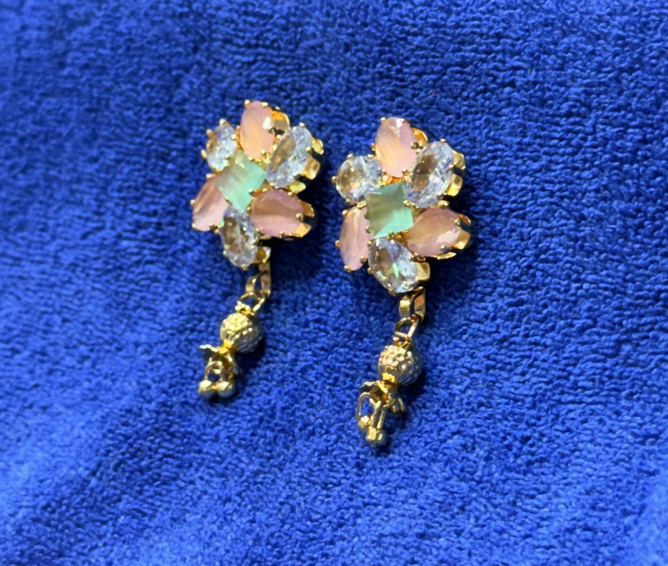 Studs Jhumka Earings - Image 3