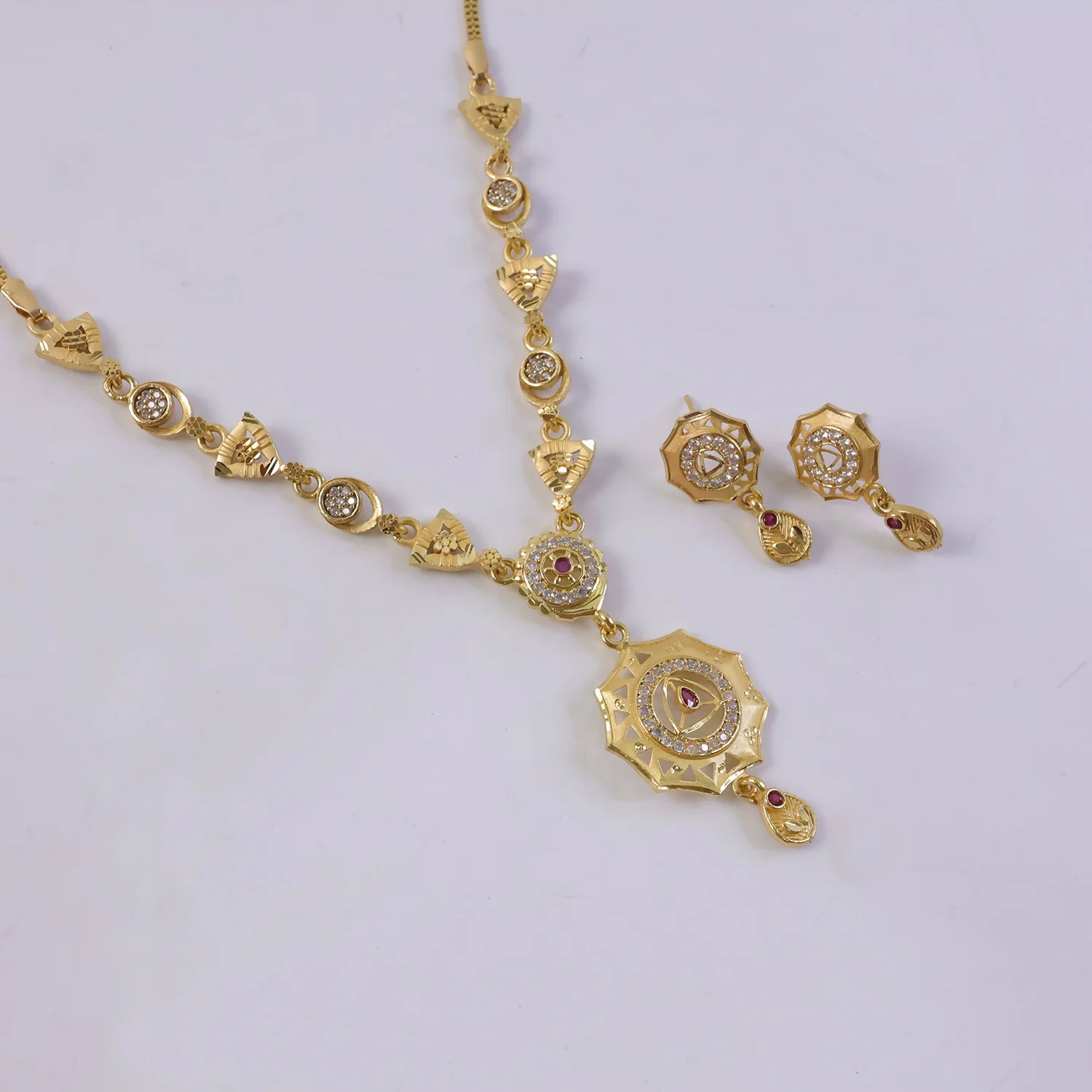 Stunning Necklace Set for Every Occasion with Beautiful Statement Design - Image 5