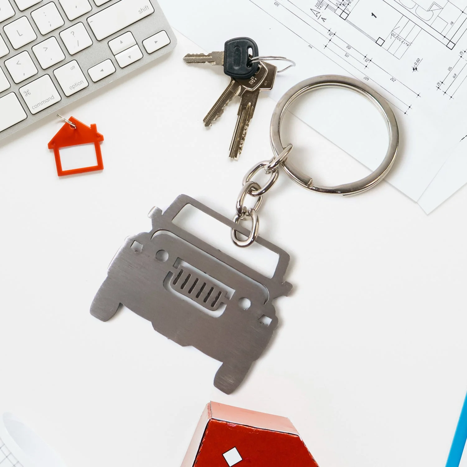 Stylish Metal Jeep Shape Keychain (1 Pc) - Image 3