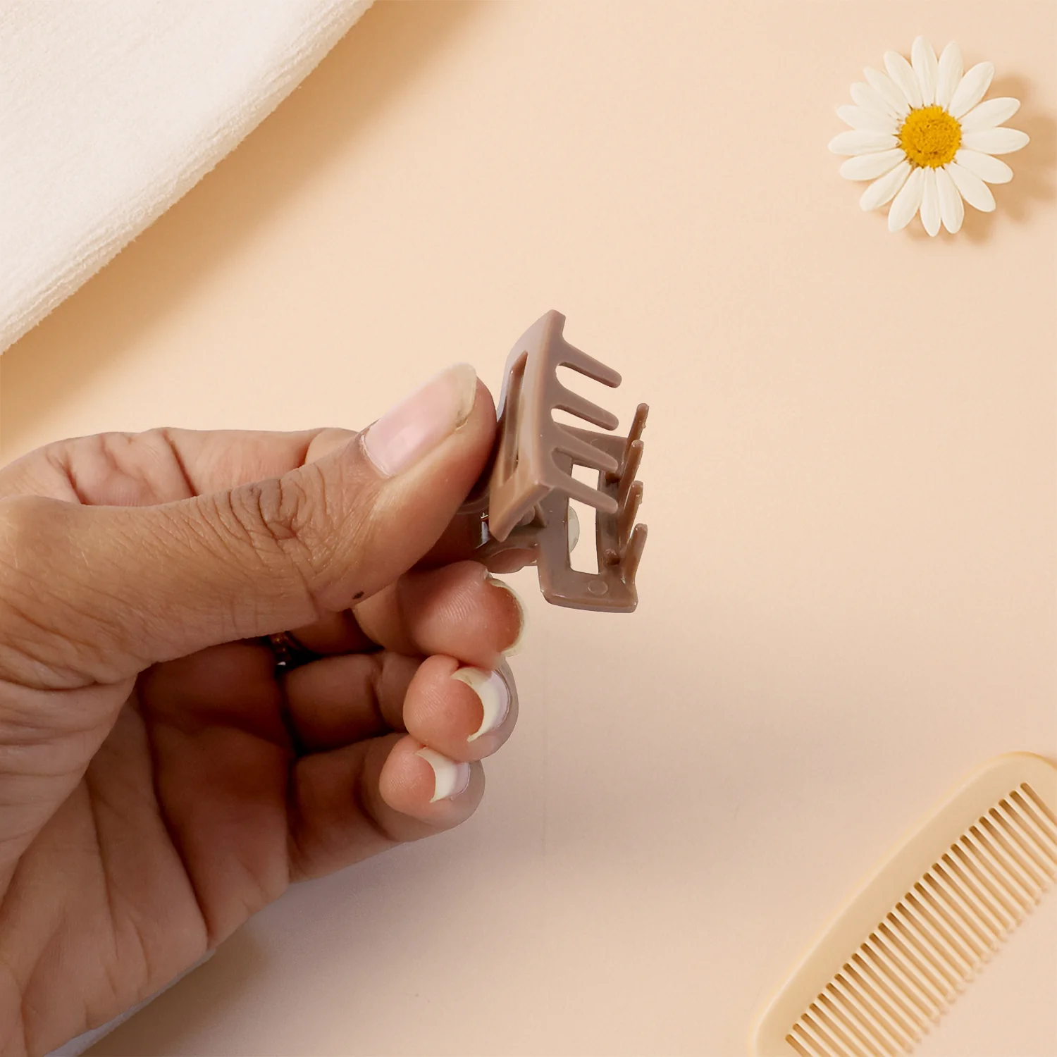 Stylish Mini Hair Claw Clips Set, 12 Pc - Image 3