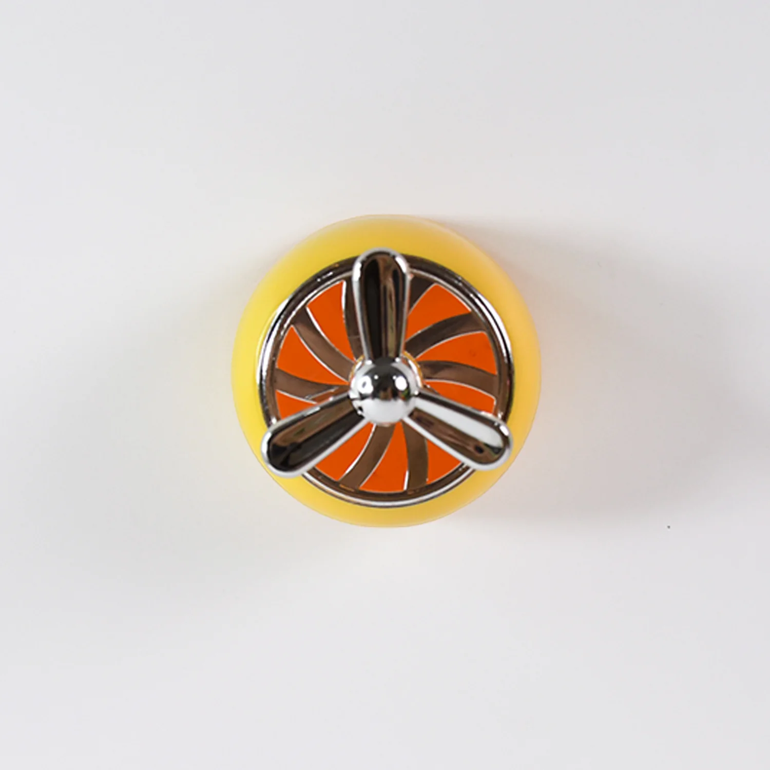 Stylish Mini Propeller Shape Car Dashboard Air Freshener, Also Hook (1 Pc) - Image 3