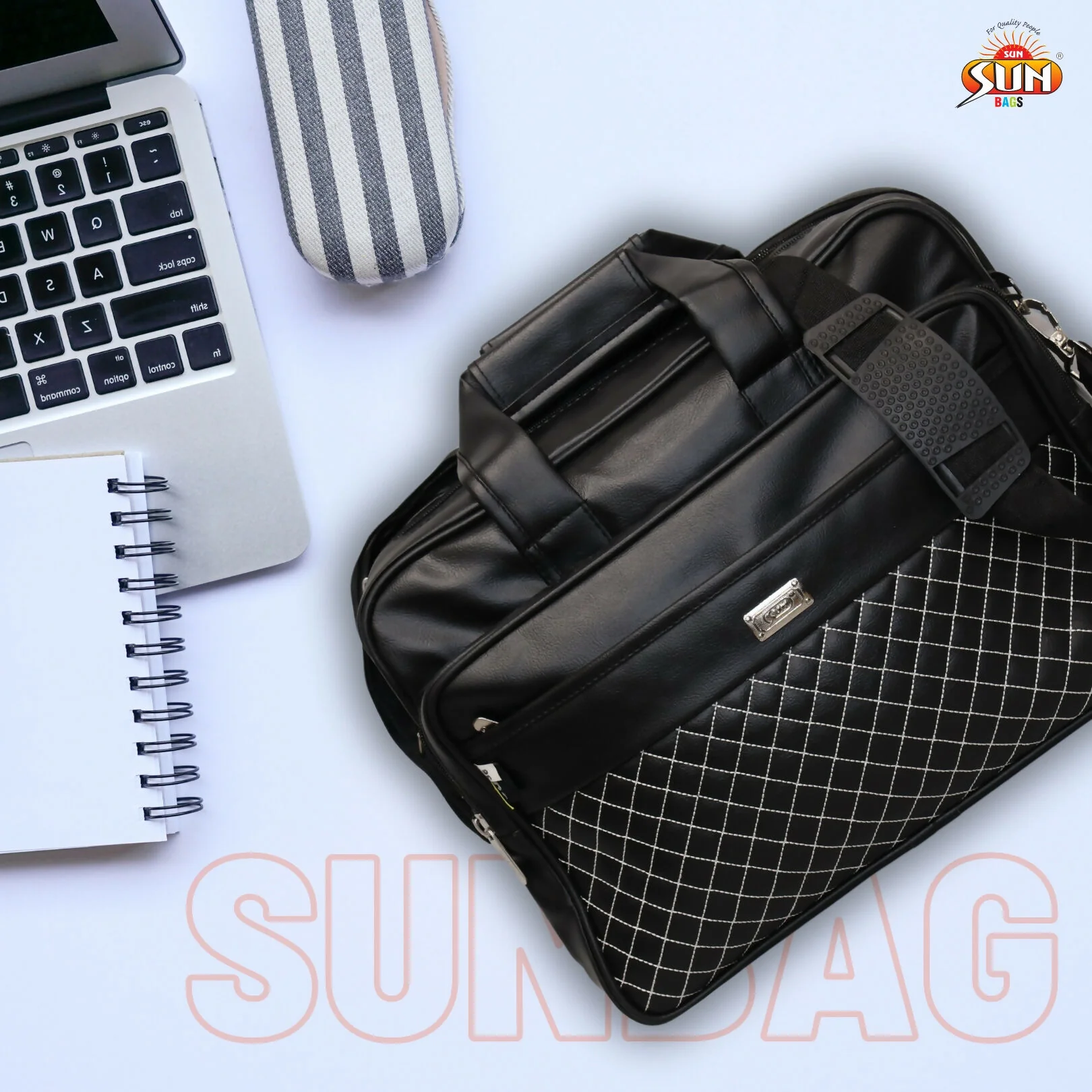 Stylish Quilted Hand & Shoulder Travel Bag with Multiple Compartments - Image 3