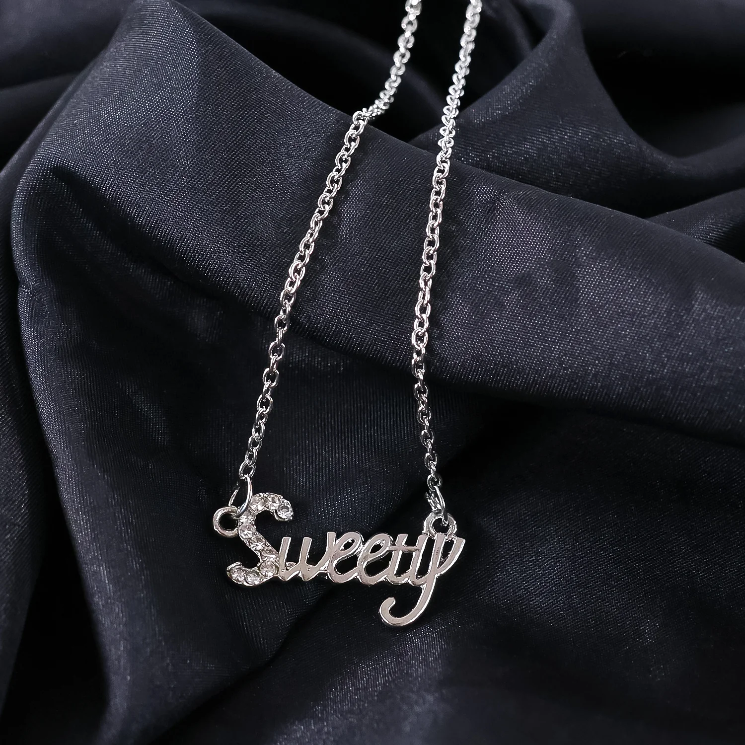 Stylish 'Sweety' Pendant With Chain (1Pc) - Image 5