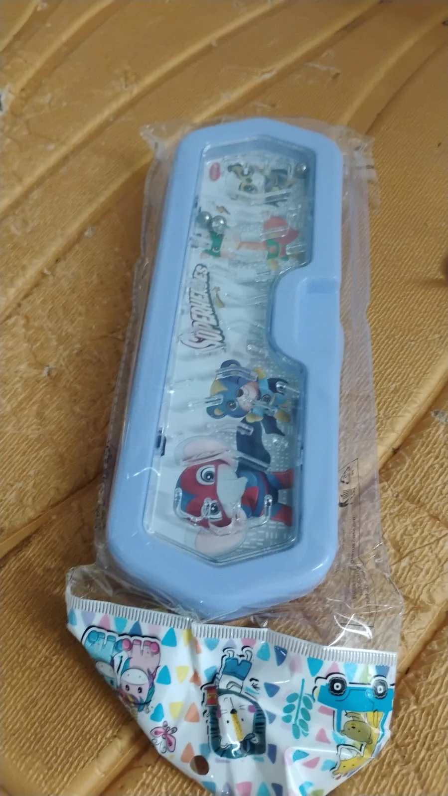 Cartoon Character Printed Plastic Pencil Box with Built-in Maze Puzzle Game (1 Pc) - Image 8