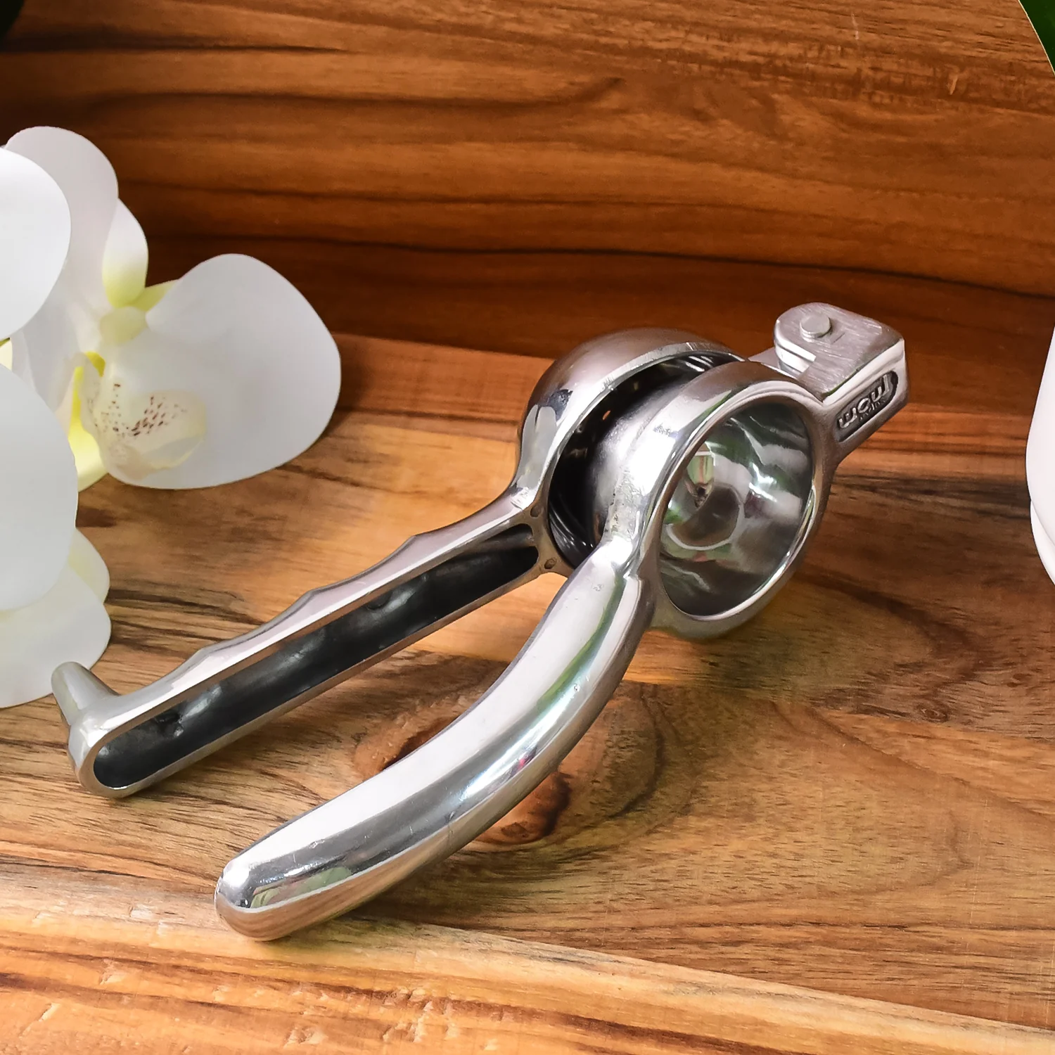 Supermom Aluminum Lemon Squeezer (1 Pc) - Image 6