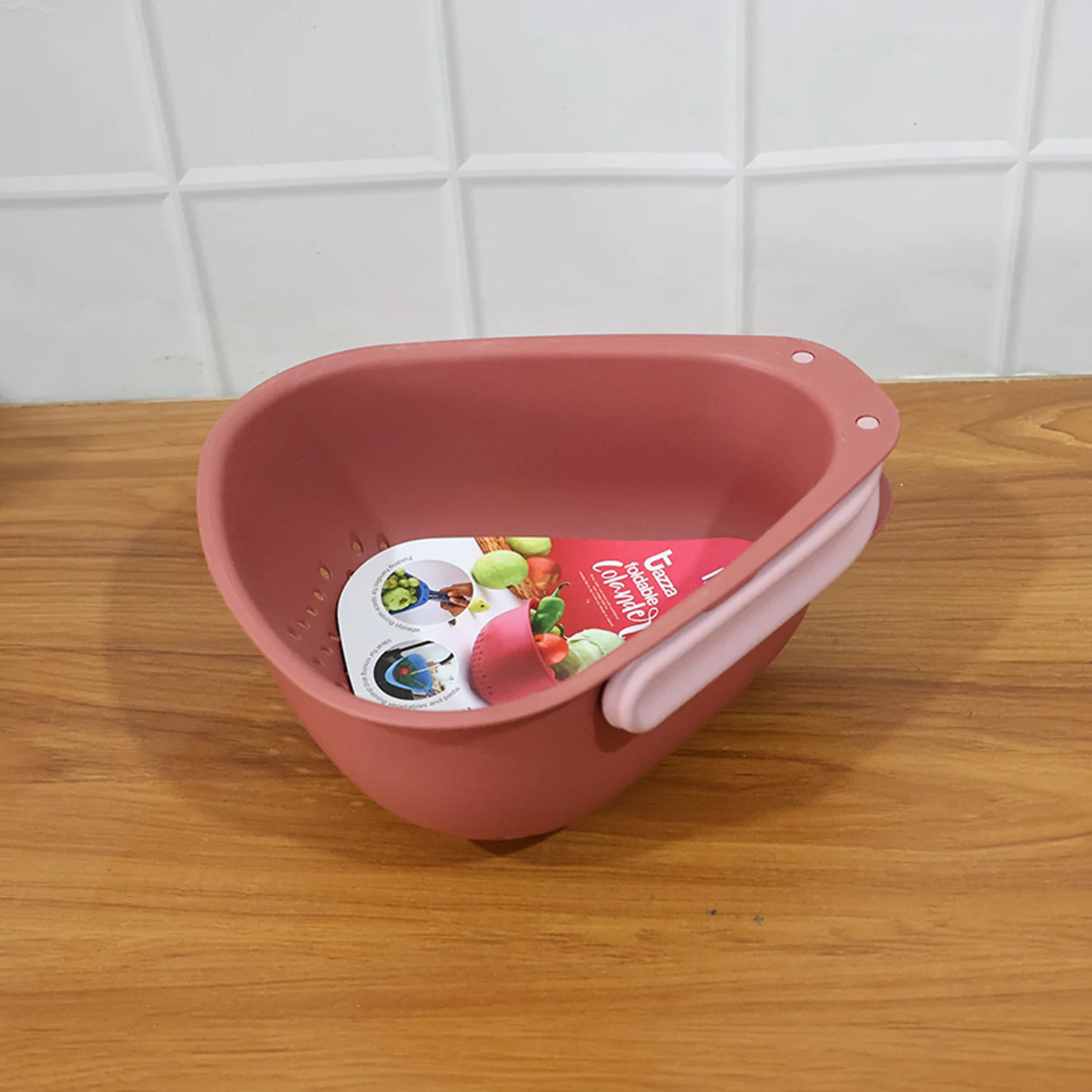 Supermom Kitchen Colander with Foldable Handle and Drain Base - Image 8