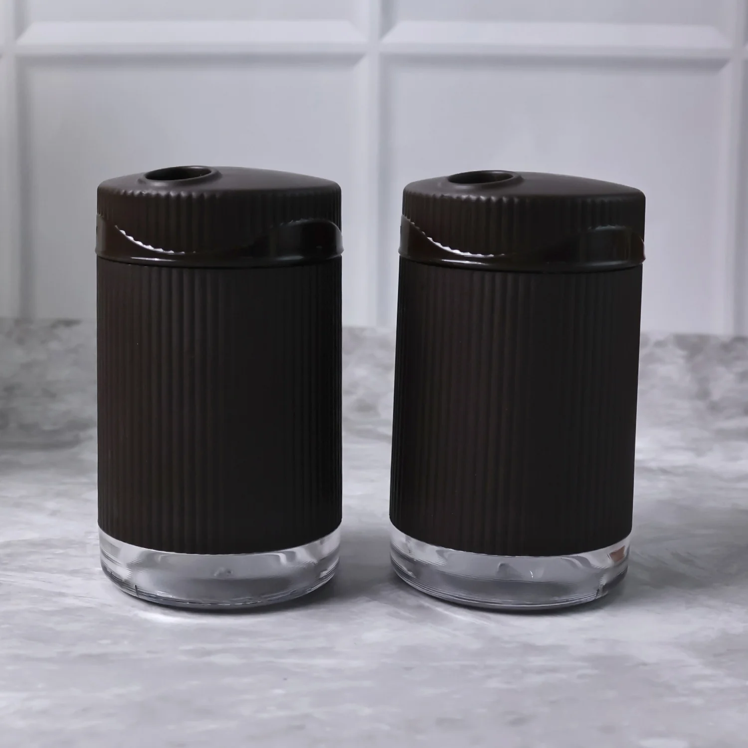 Supermom Linoo Salt & Pepper Dispenser Set (2 Pc) - Image 5