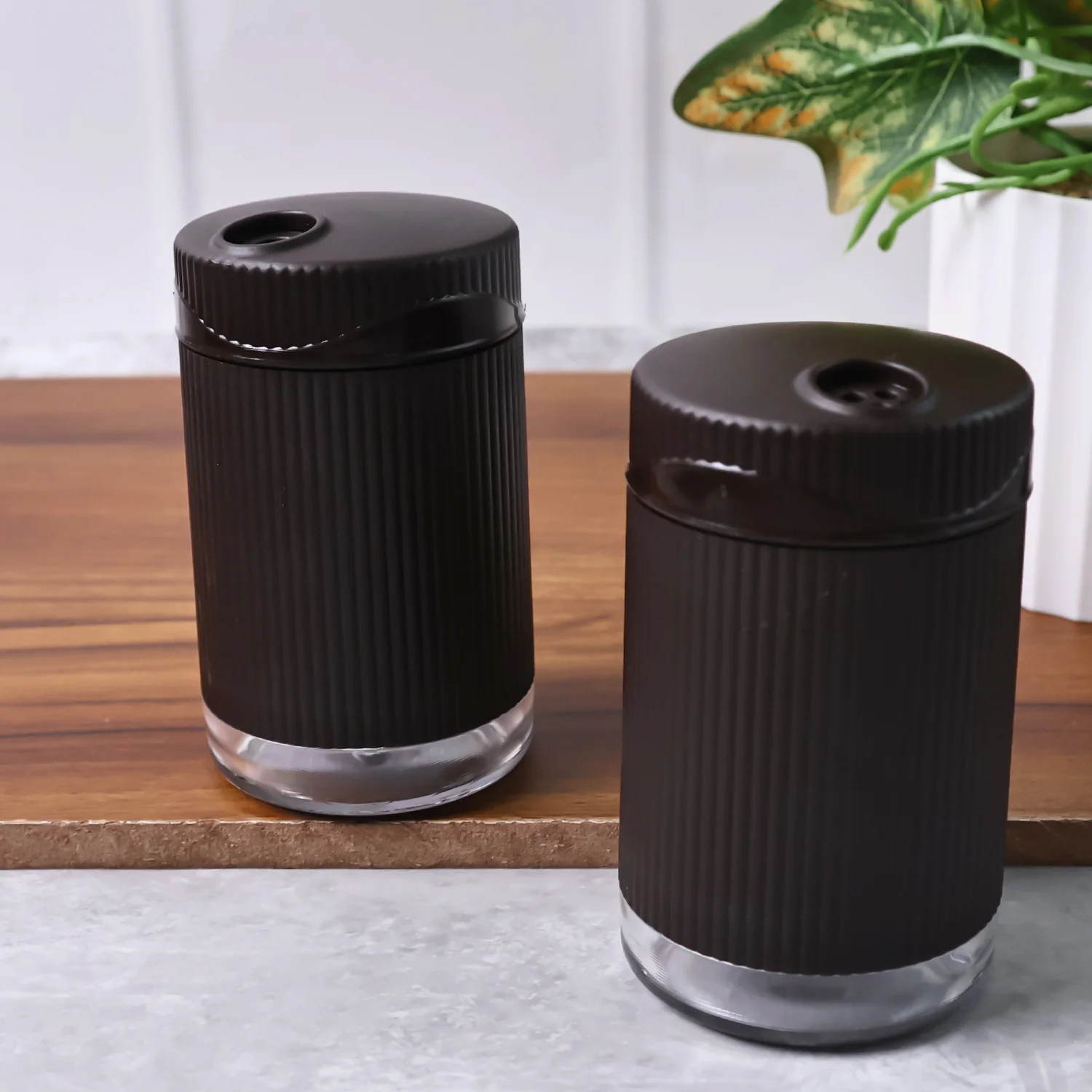 Supermom Linoo Salt & Pepper Dispenser Set (2 Pc) - Image 6