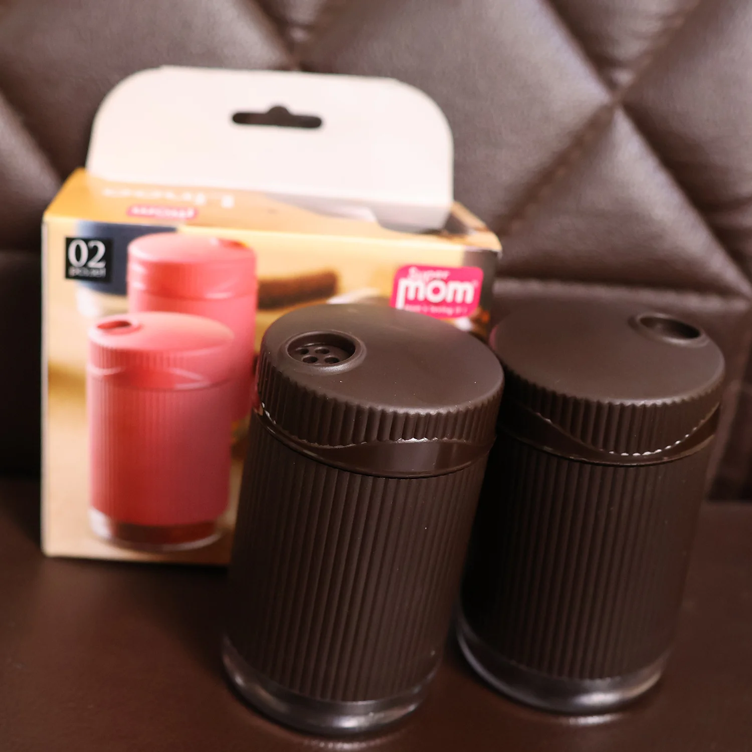 Supermom Linoo Salt & Pepper Dispenser Set (2 Pc) - Image 8