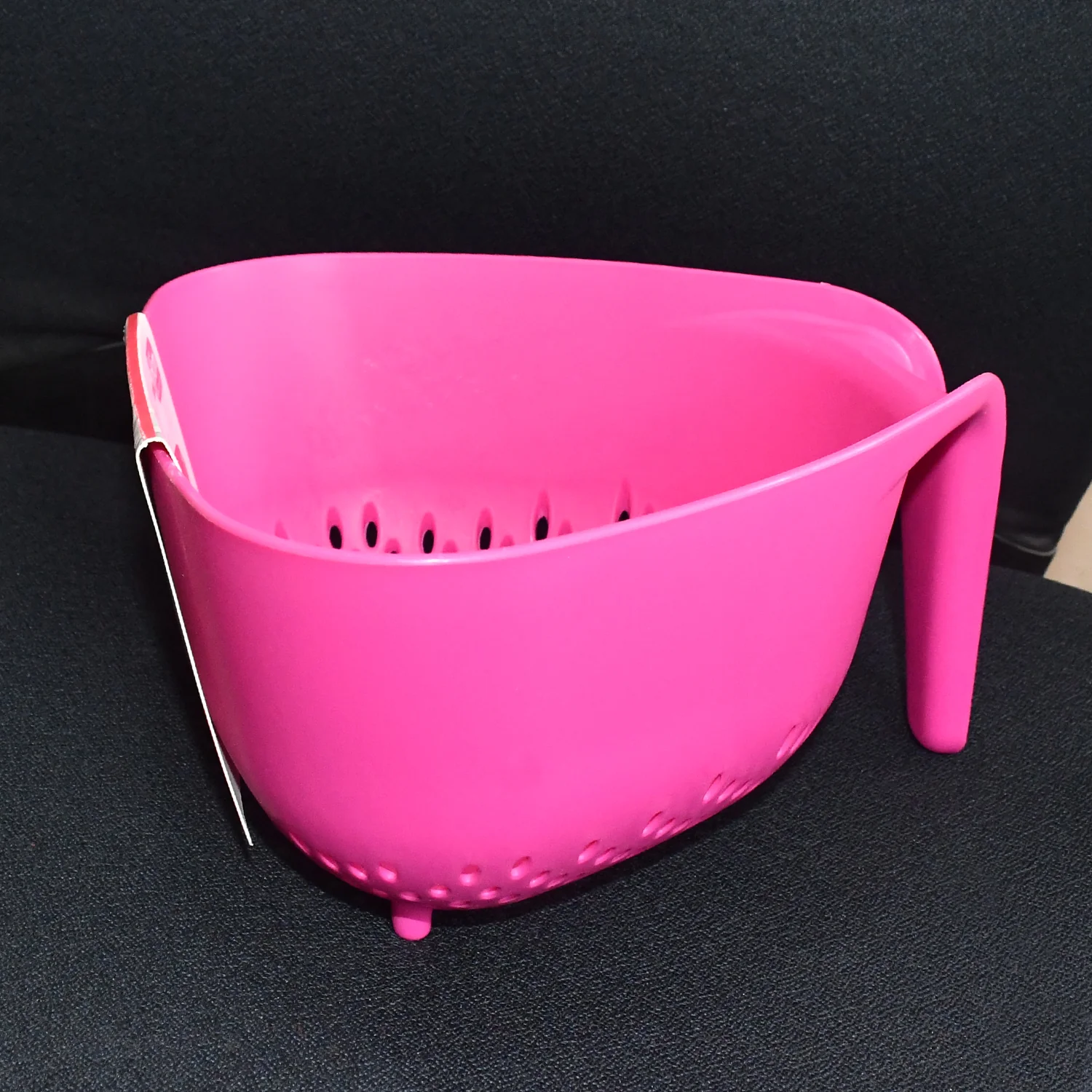 Supermom Plastic Premium Multipurpose Triangular Kitchen Colander (1 Pc) - Image 10