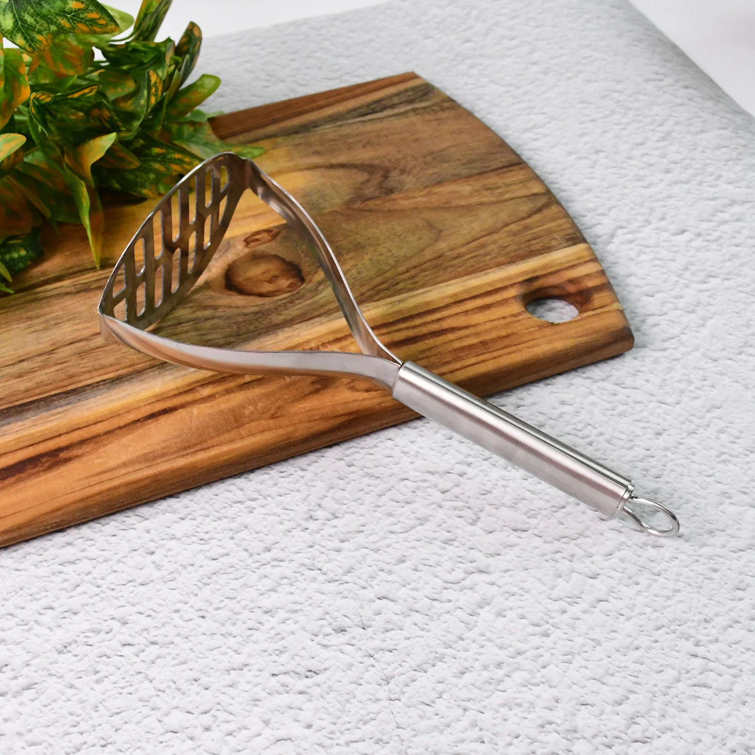 Supermom Stainless Steel Potato Masher with Stylish Handle (1 Pc) - Image 4