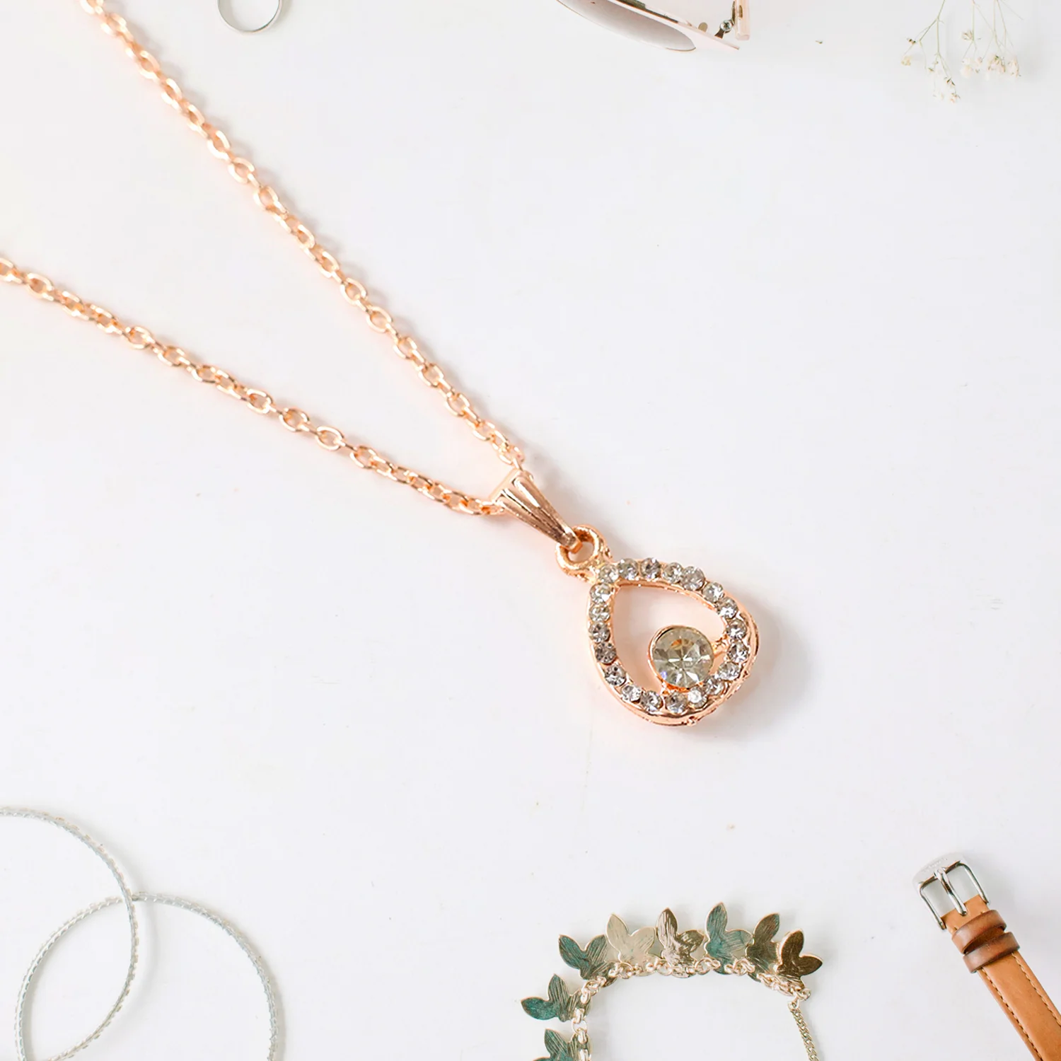 Teardrop Pendant Necklace Jwellery For Women And Girls (1Pc) - Image 4