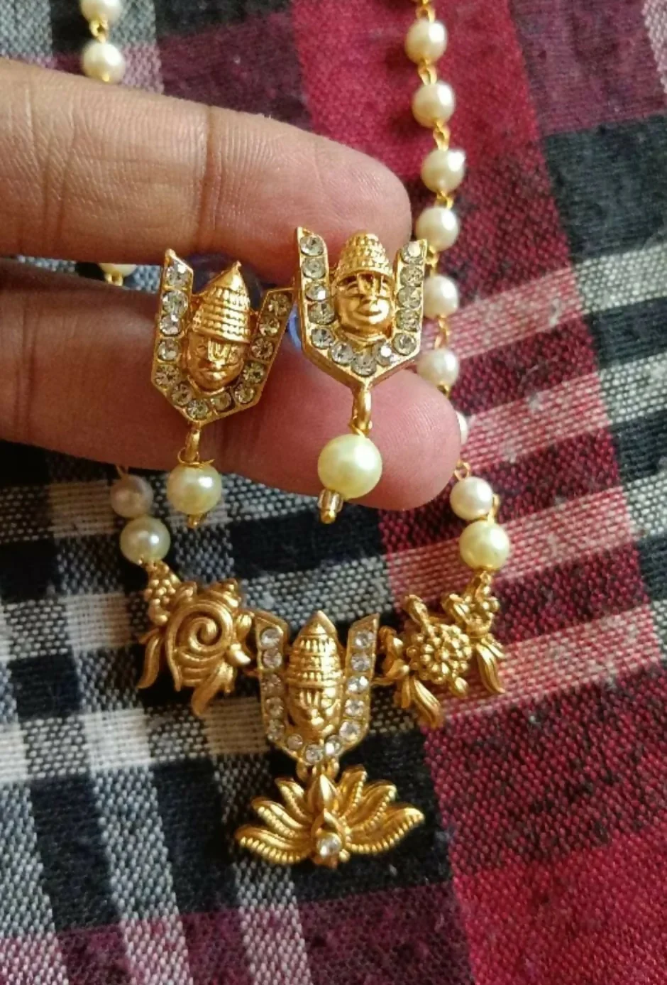 Temple Jewellery Lakshmi Coin Choker with Jhumka Earrings - Image 6