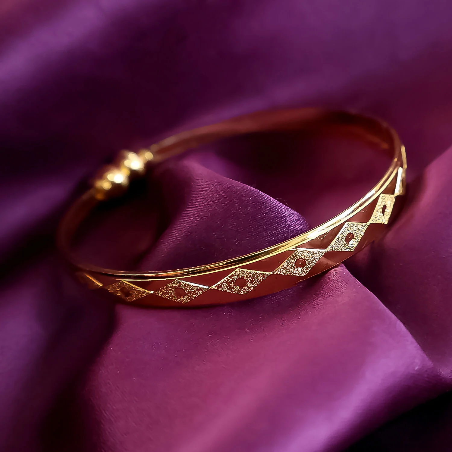 Textured Traditional-Style Bangles with Beaded Detailing - Image 4