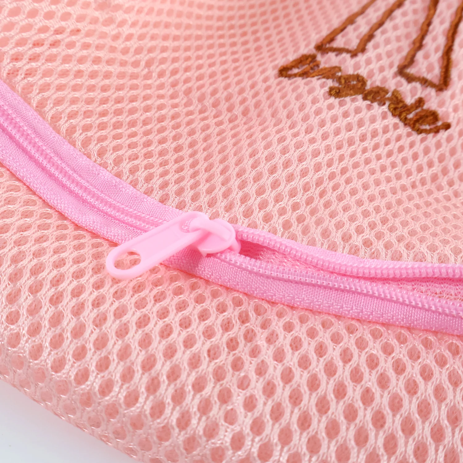 Thick 3D Mesh Laundry Wash Bag - (1 Pc) - Image 4