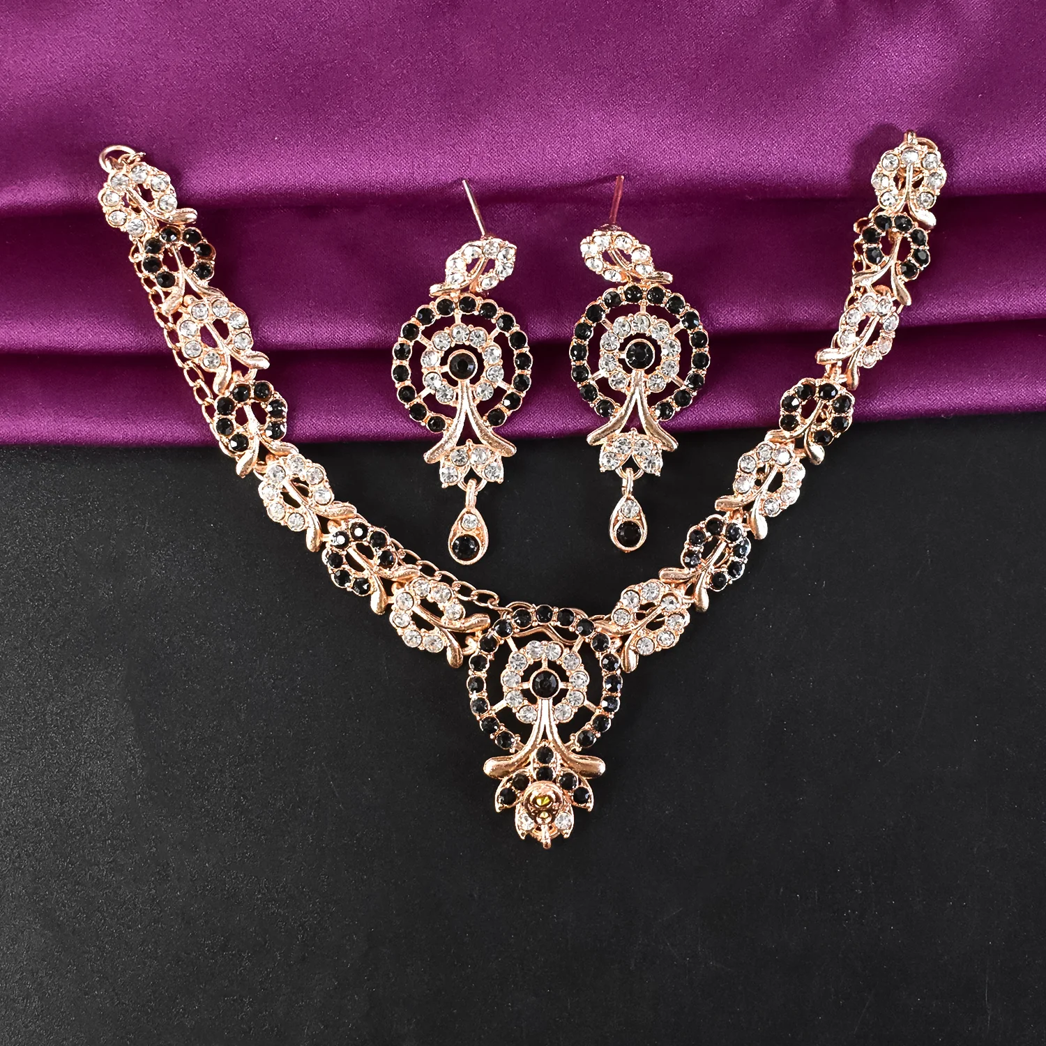 Timeless Necklace and Earring Set - Image 3