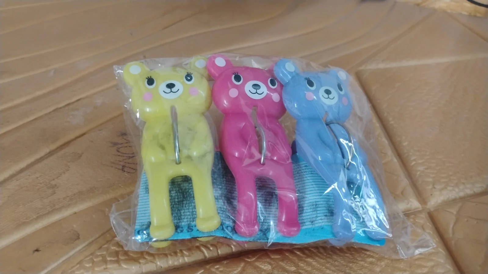 Towel Clip Windproof Plastic Towel Clips (3 Pcs Set) - Image 7