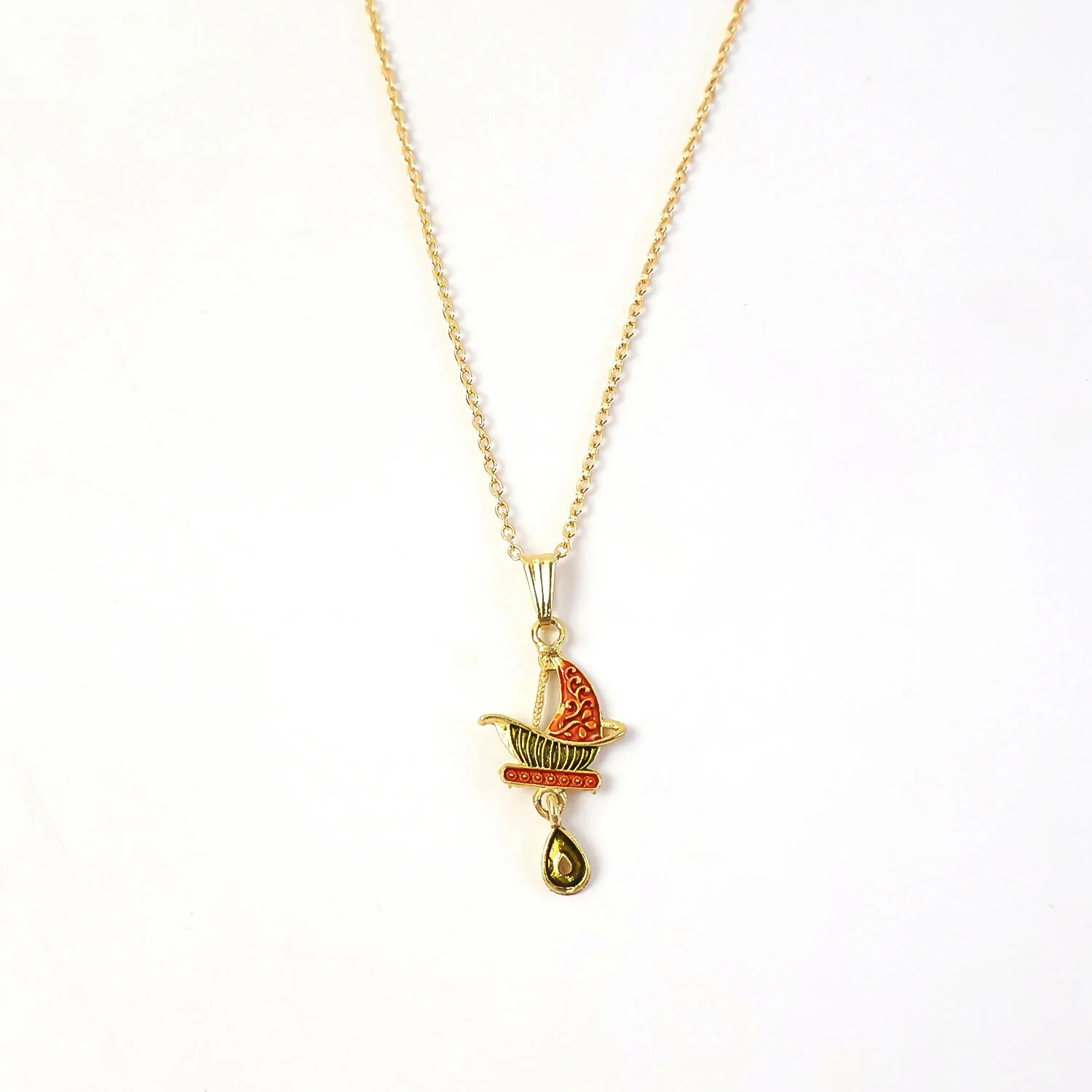 Stylish Steamer Boat Design Pendant Necklace with Chain for Women - Image 5