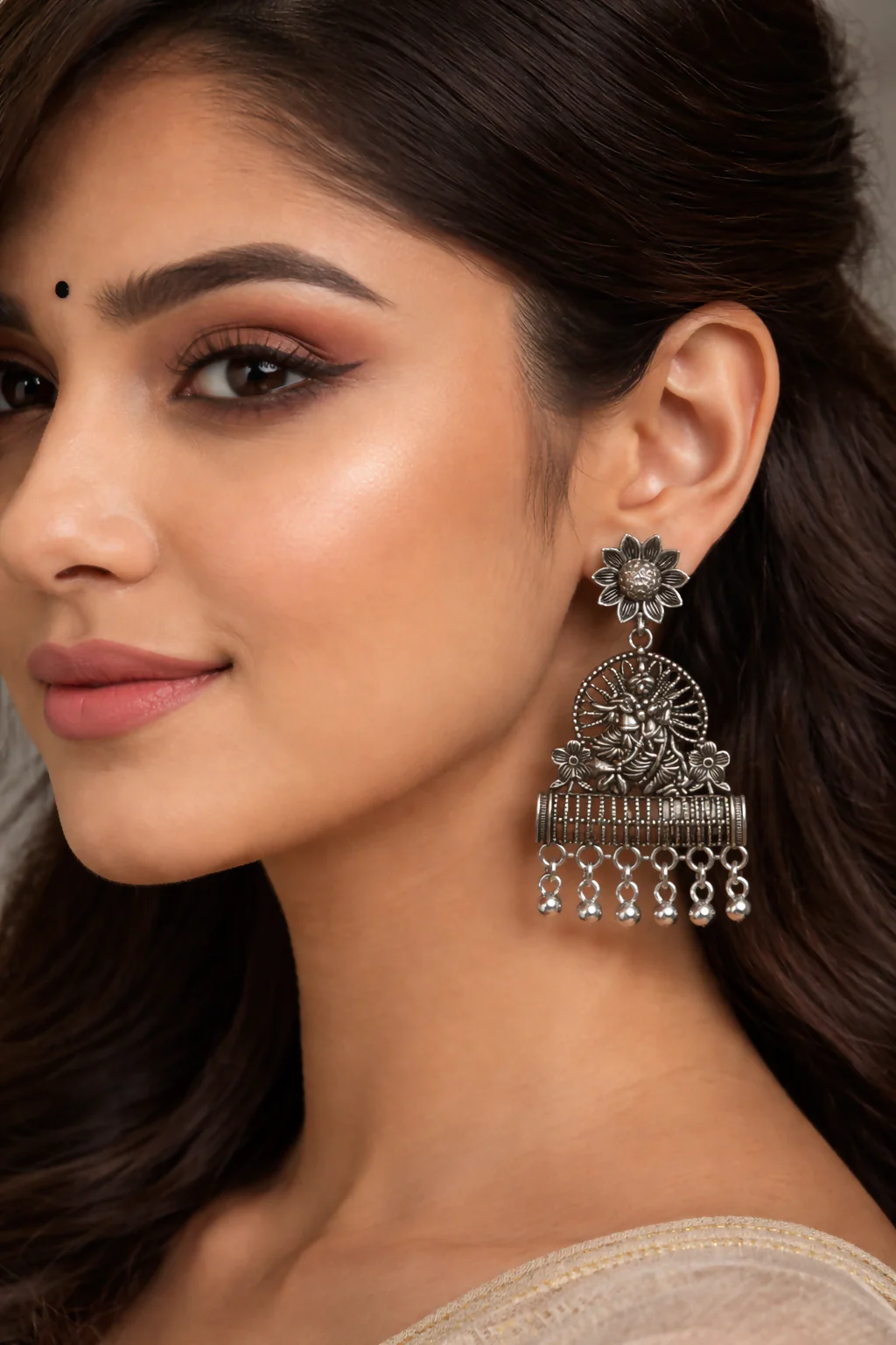 Traditional Elegant Silver Oxidised Jhumka Earrings for Women - Image 3
