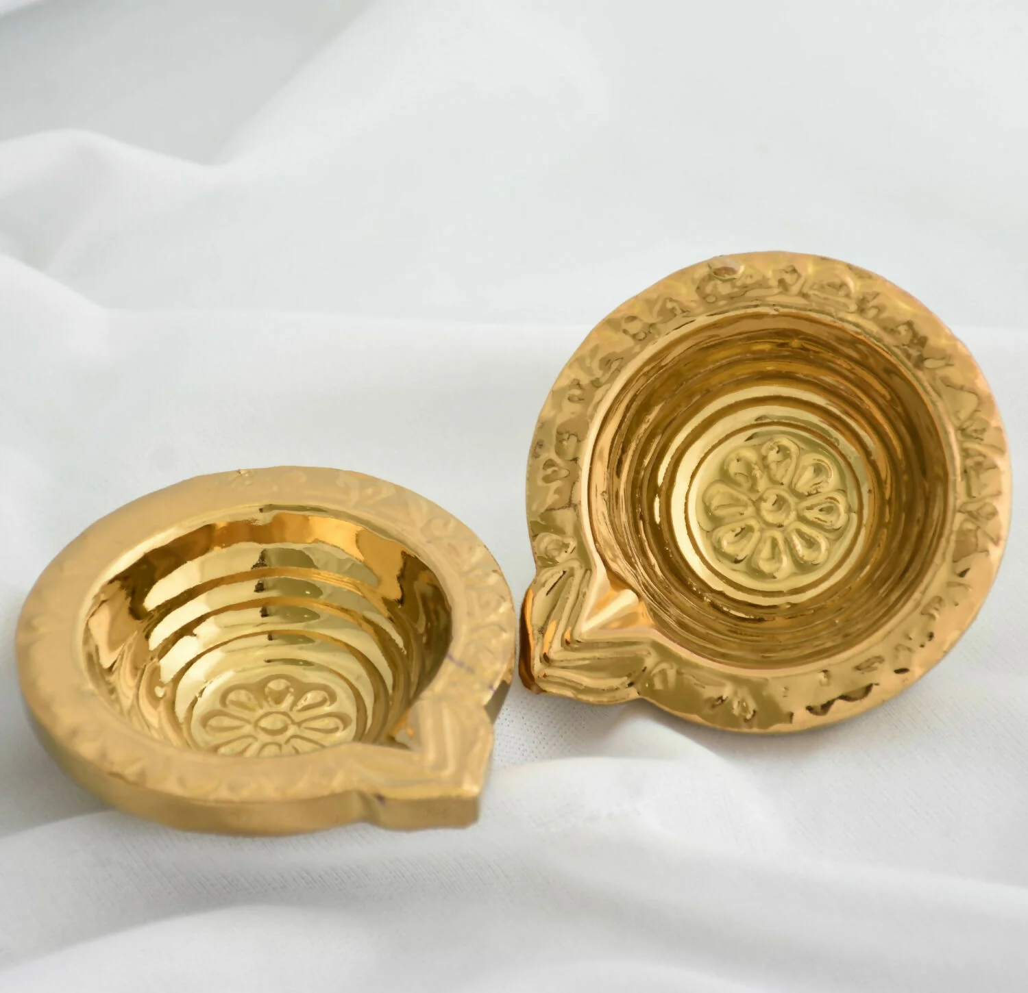 Traditional Engraved Decorative Ceramic Diya with Gold PVD Plating & Antique Metallic Finish (4 Pc) - Image 4