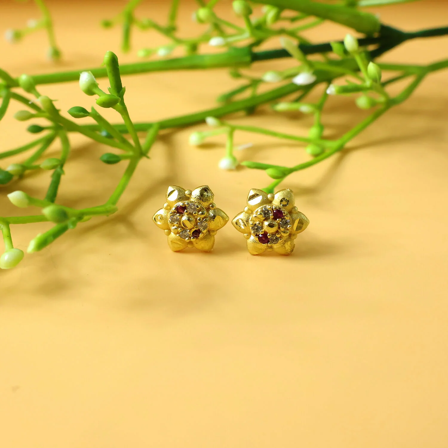 Traditional Floral Gold Stud Earrings with Decorative Stone Setting - Image 5