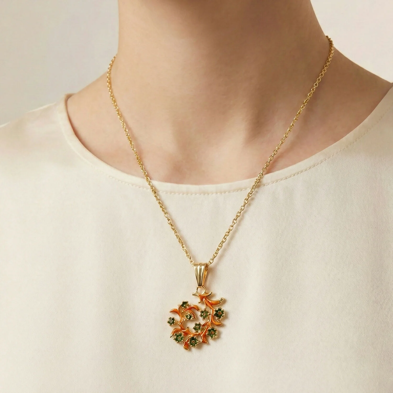 Traditional Floral Vine Design Pendant Necklace with Chain for Women - Image 3