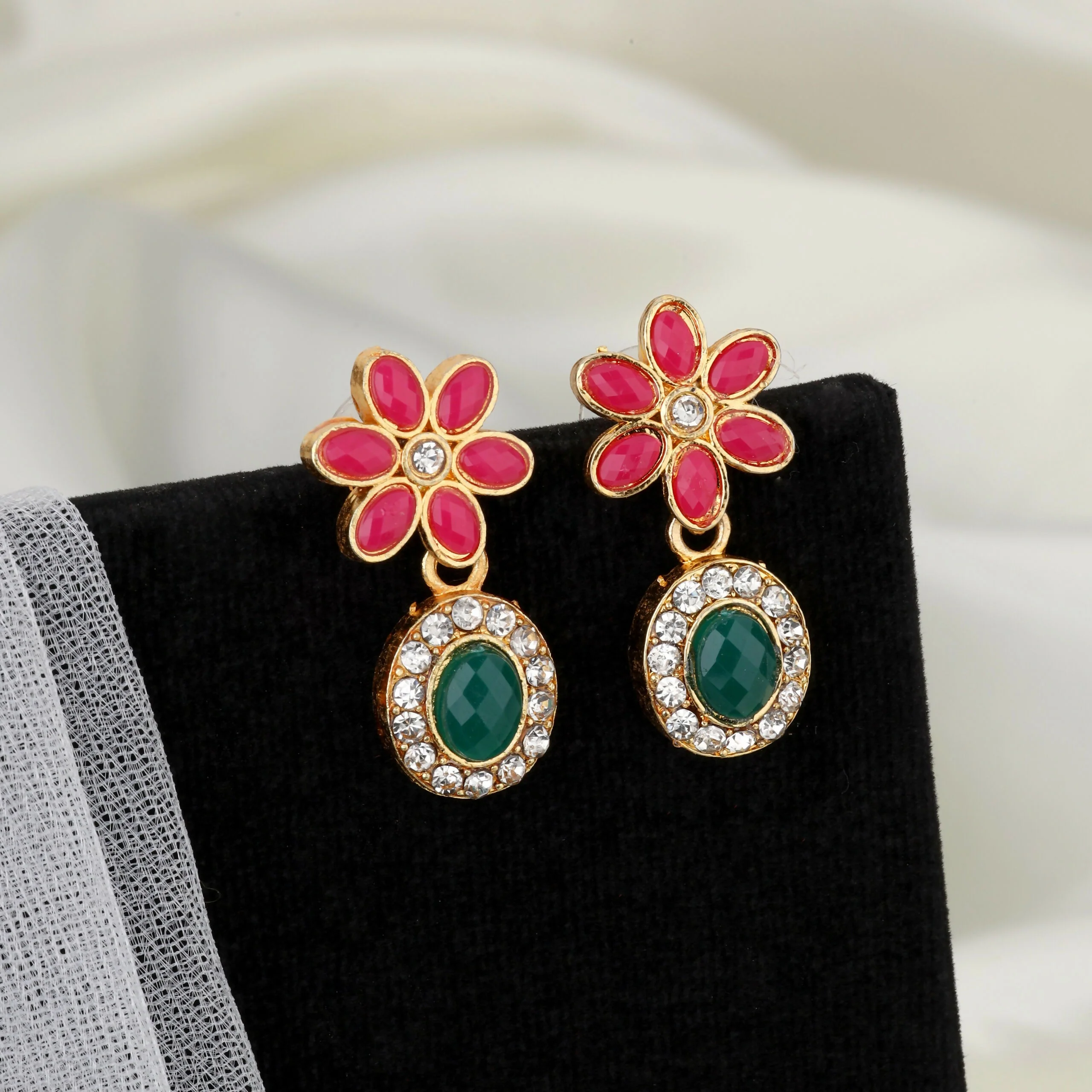Traditional Gold-Toned Green-Pink Enamel Lotus Choker Set - Image 2