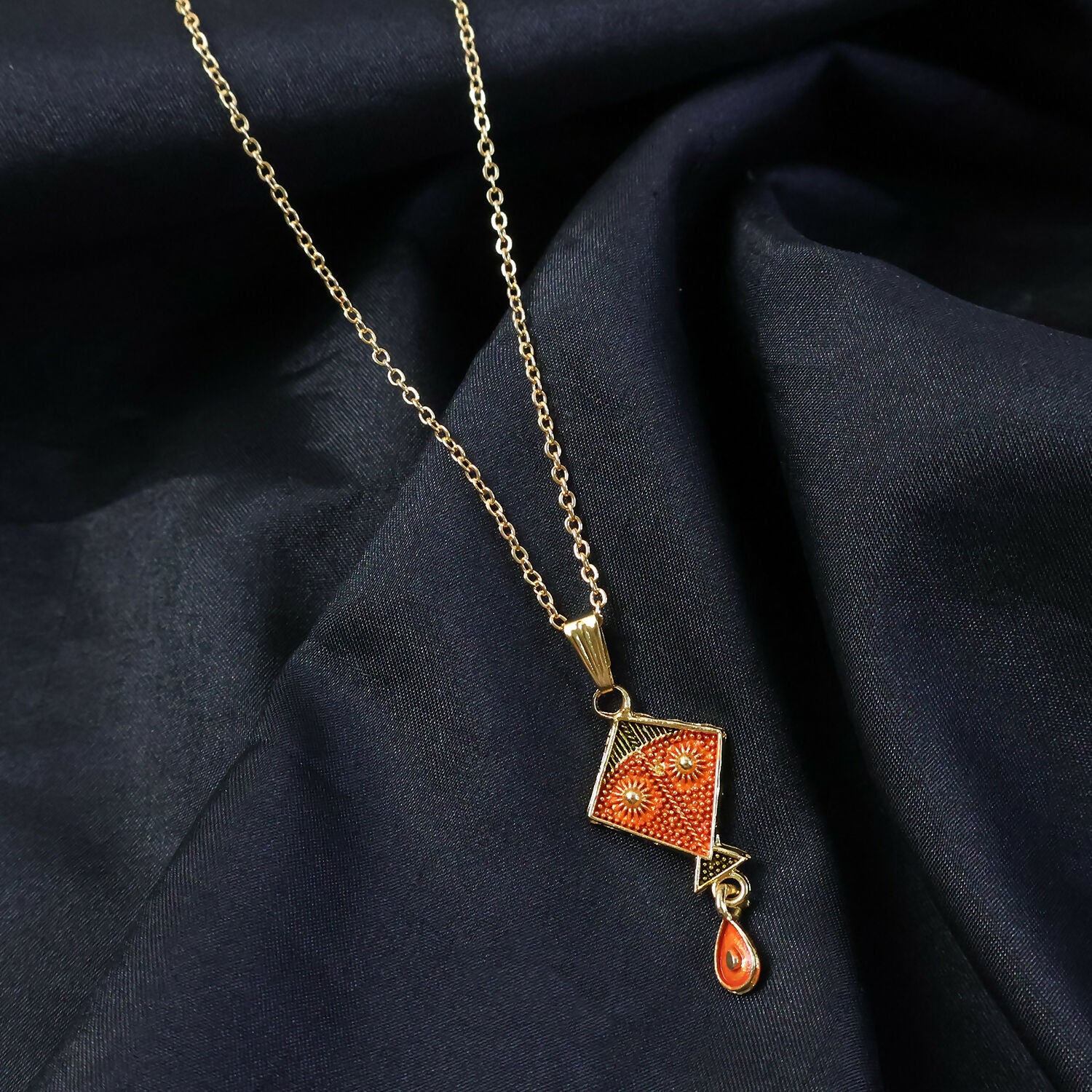 Traditional Kite Shape Pendant Necklace with Chain for Women - Image 2