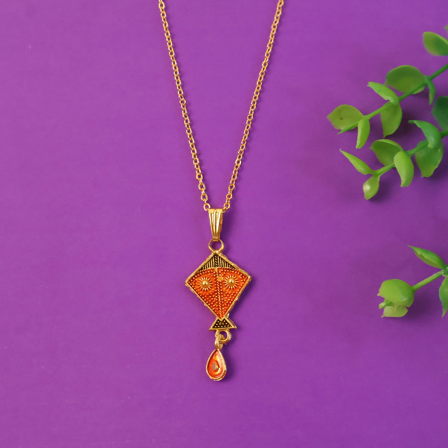 Traditional Kite Shape Pendant Necklace with Chain for Women - Image 4
