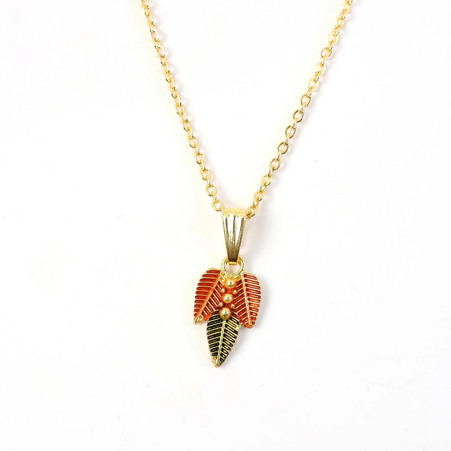 Traditional Leaf Design Pendant Necklace with Chain for Women - Image 5