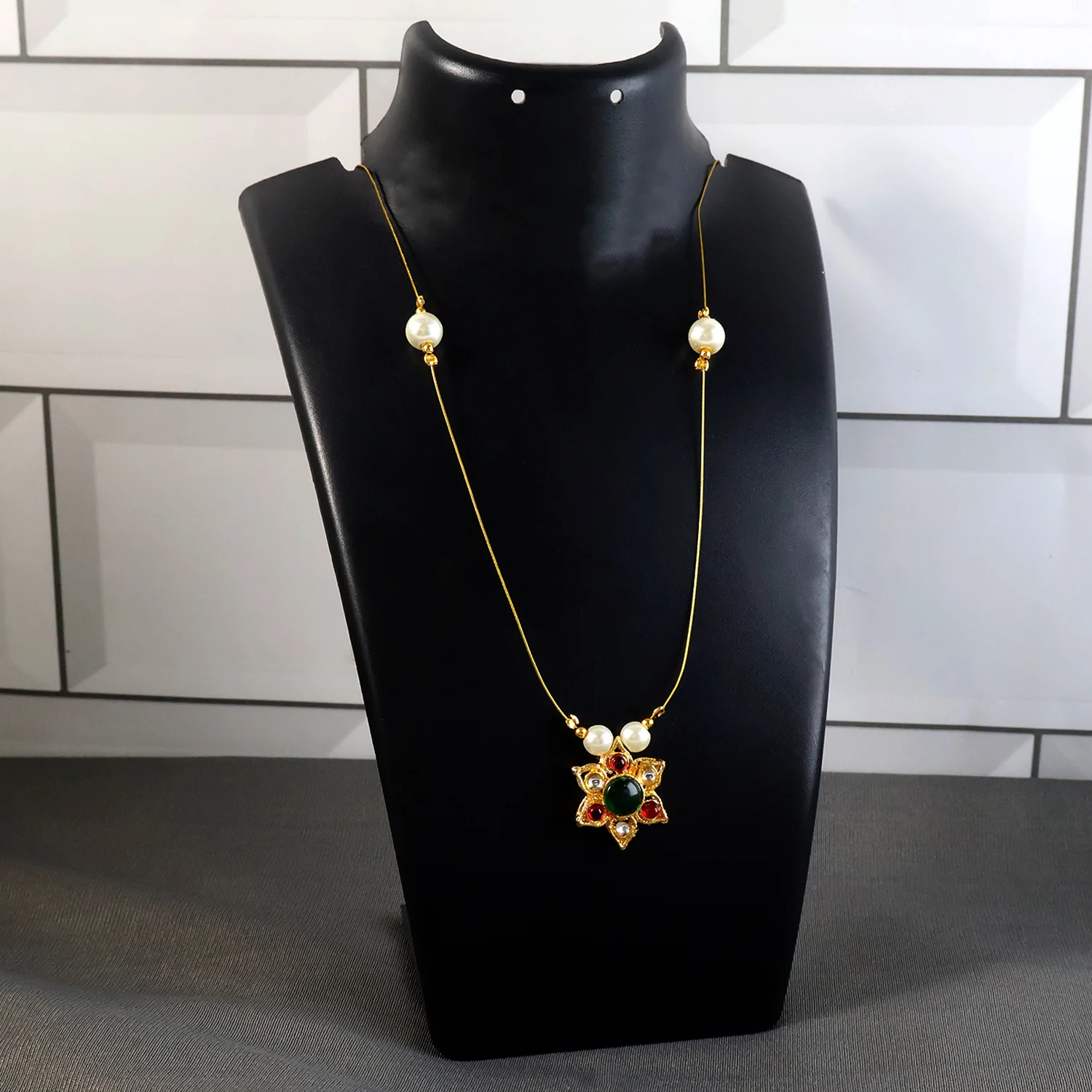 Traditional Multicolor Stone Floral Pendant Necklace Chain (1 Pc) - Image 6