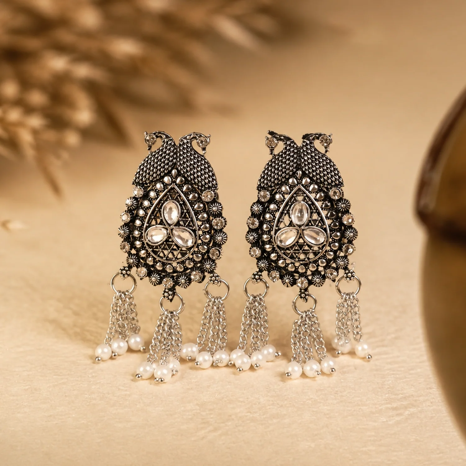 Traditional Pearl Necklace with Designer Pendant Set - Image 4
