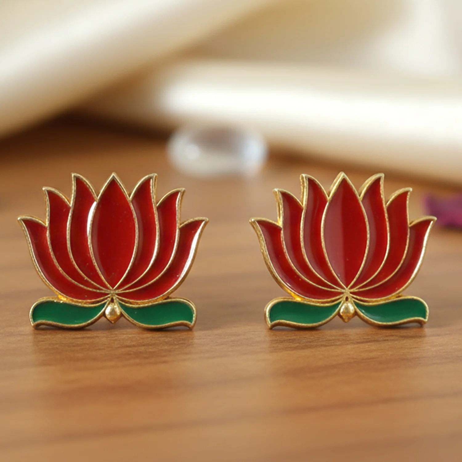 Traditional Red Lotus Design Necklace with Stud Earrings Set( 1 Set) - Image 4