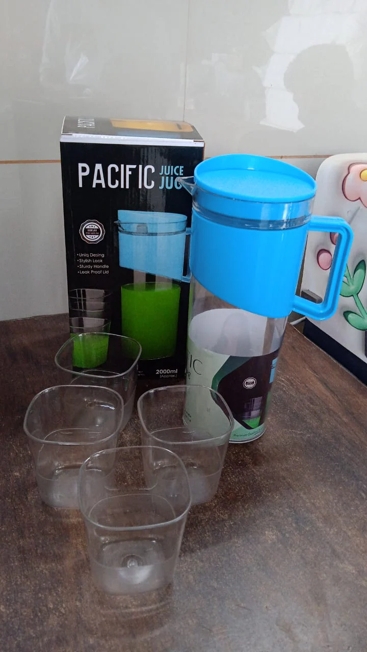 Transparent Premium Jug with Elegant Handle & 4 Plastic Glasses (2000 ML Approx) - Image 10