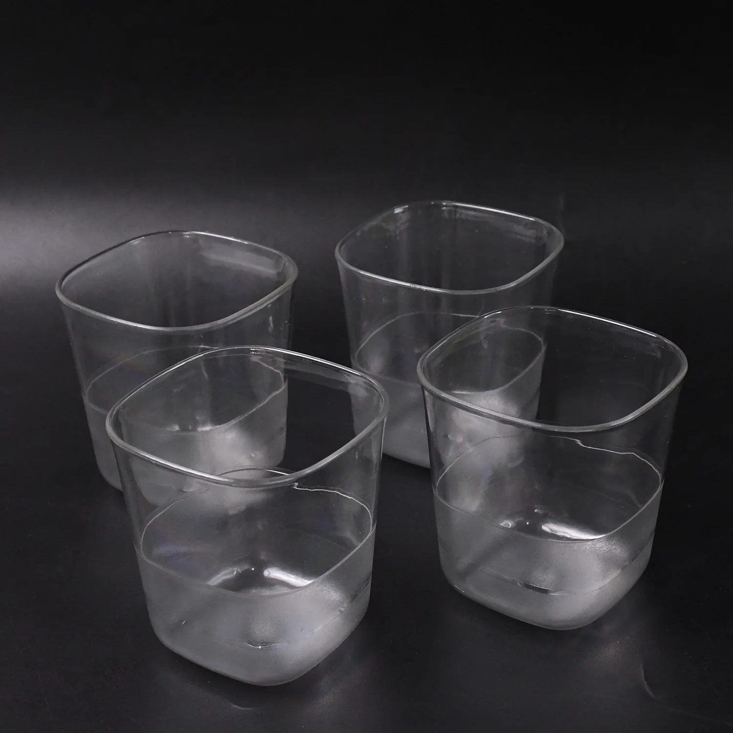 Transparent Premium Jug with Elegant Handle & 4 Plastic Glasses (2000 ML Approx) - Image 4