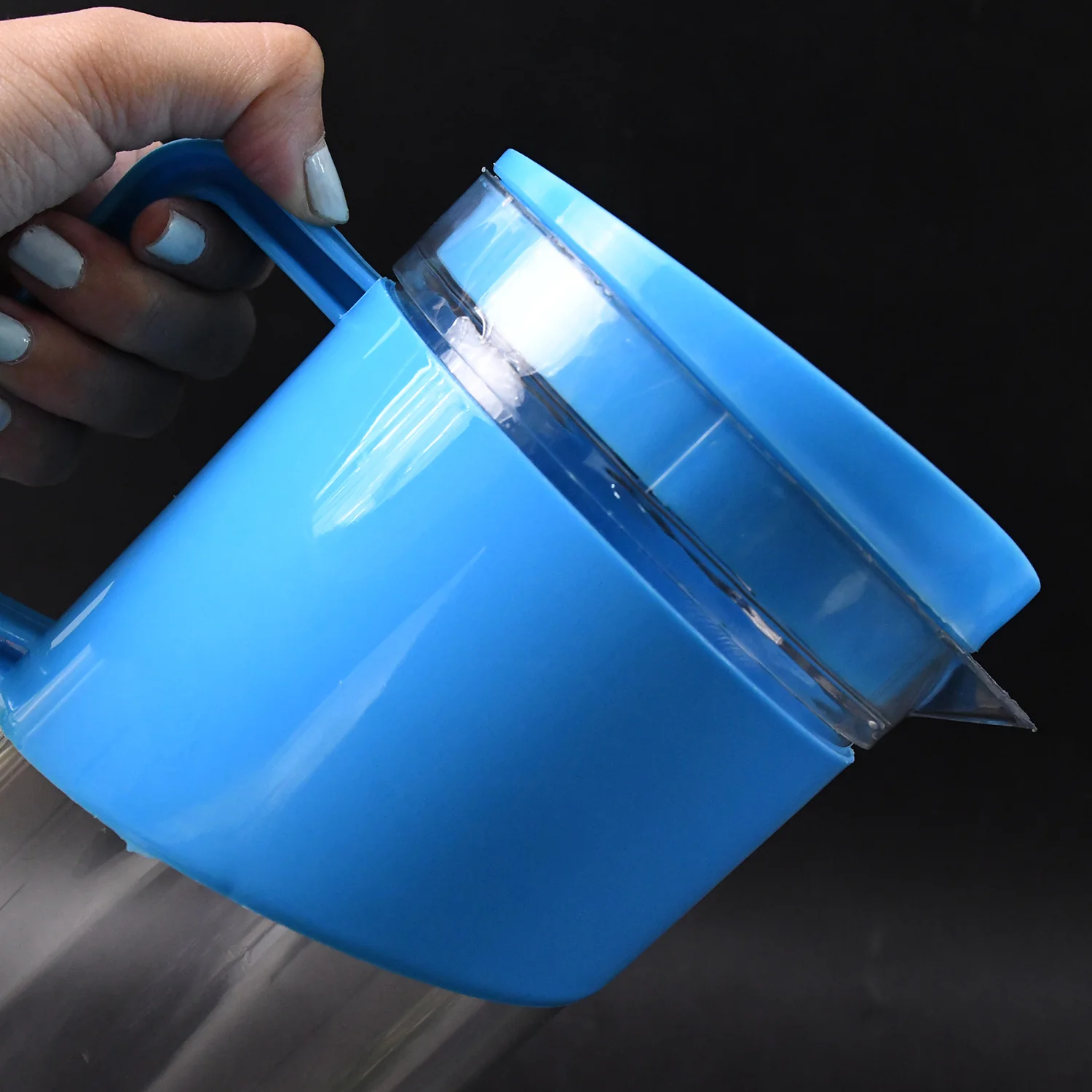 Transparent Premium Jug with Elegant Handle & 4 Plastic Glasses (2000 ML Approx) - Image 6