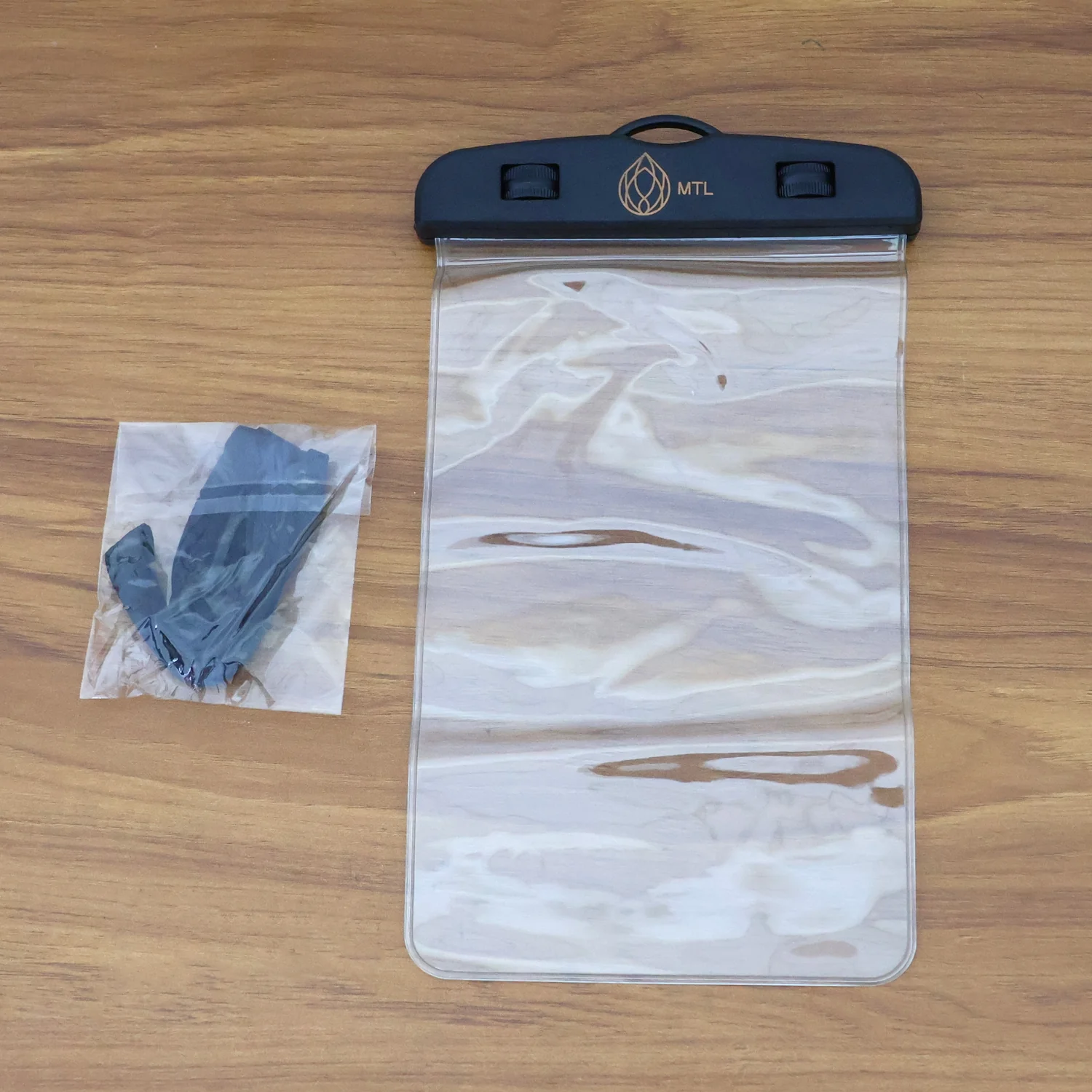 Transparent Waterproof Mobile Cover Pouch (1 Pc) - Image 8