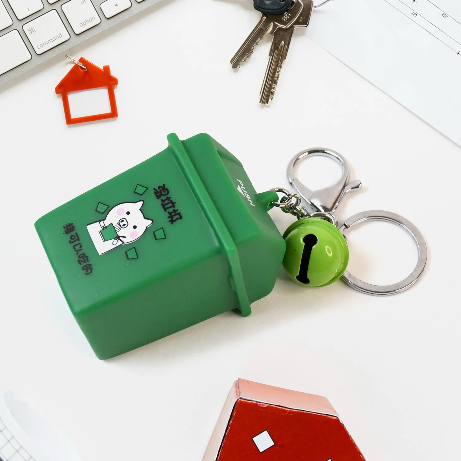 Trash Can Keychain Recycle Can Keyring Novelty Keychain - Image 3
