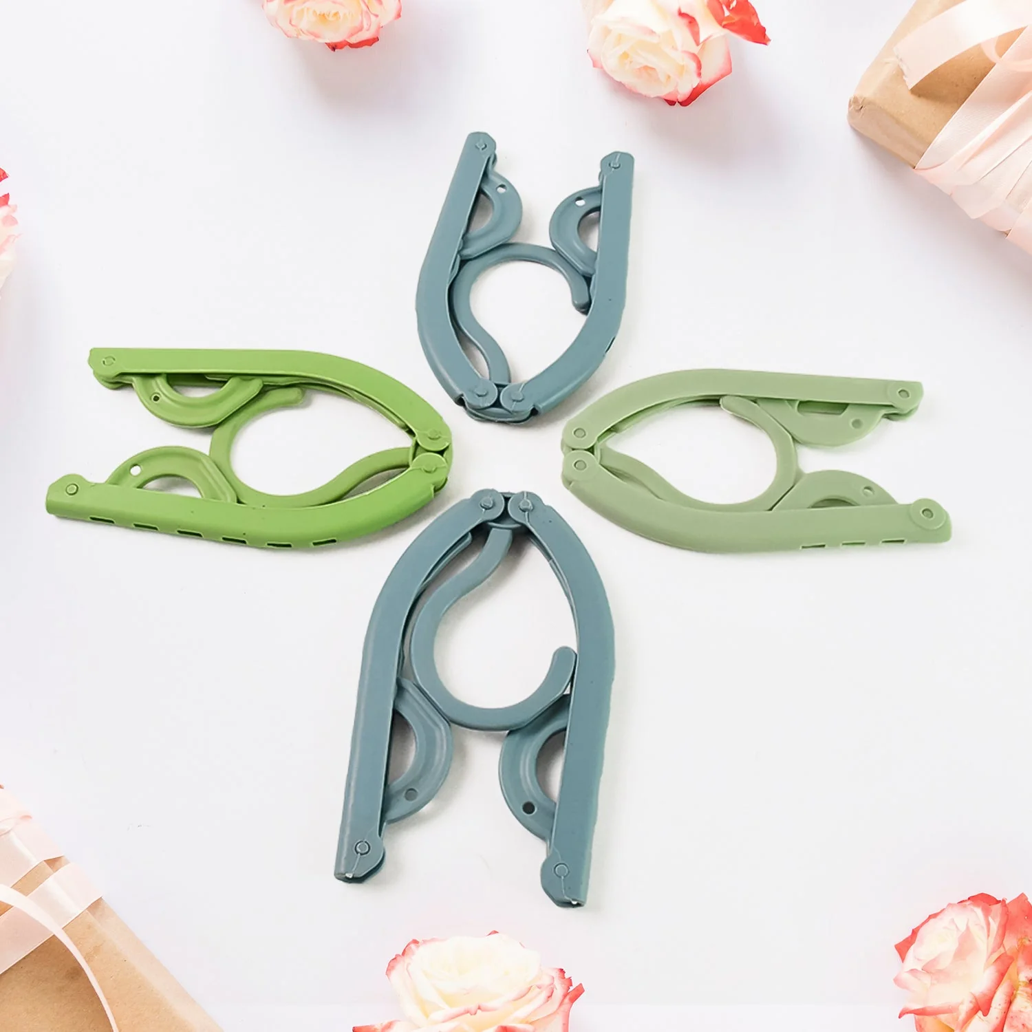 Travel Hangers, Portable Folding Clothes Hangers (4 Pc / Big) - Image 3