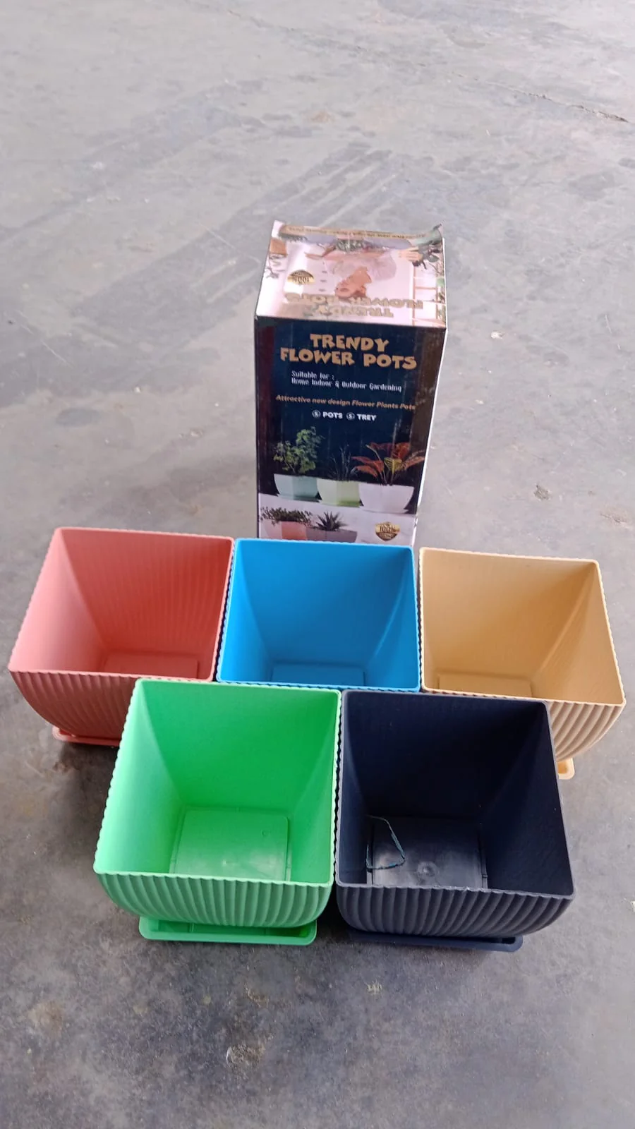 Trendy Square Plastic Flower Pots Set of 5 - Image 9