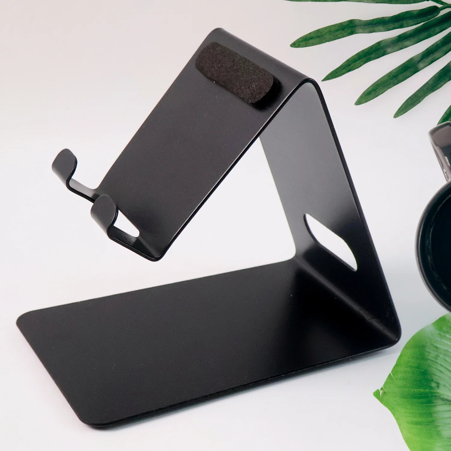 Metal Universal Mobile & Tablet Stand Holder - (1 Pc) - Image 4