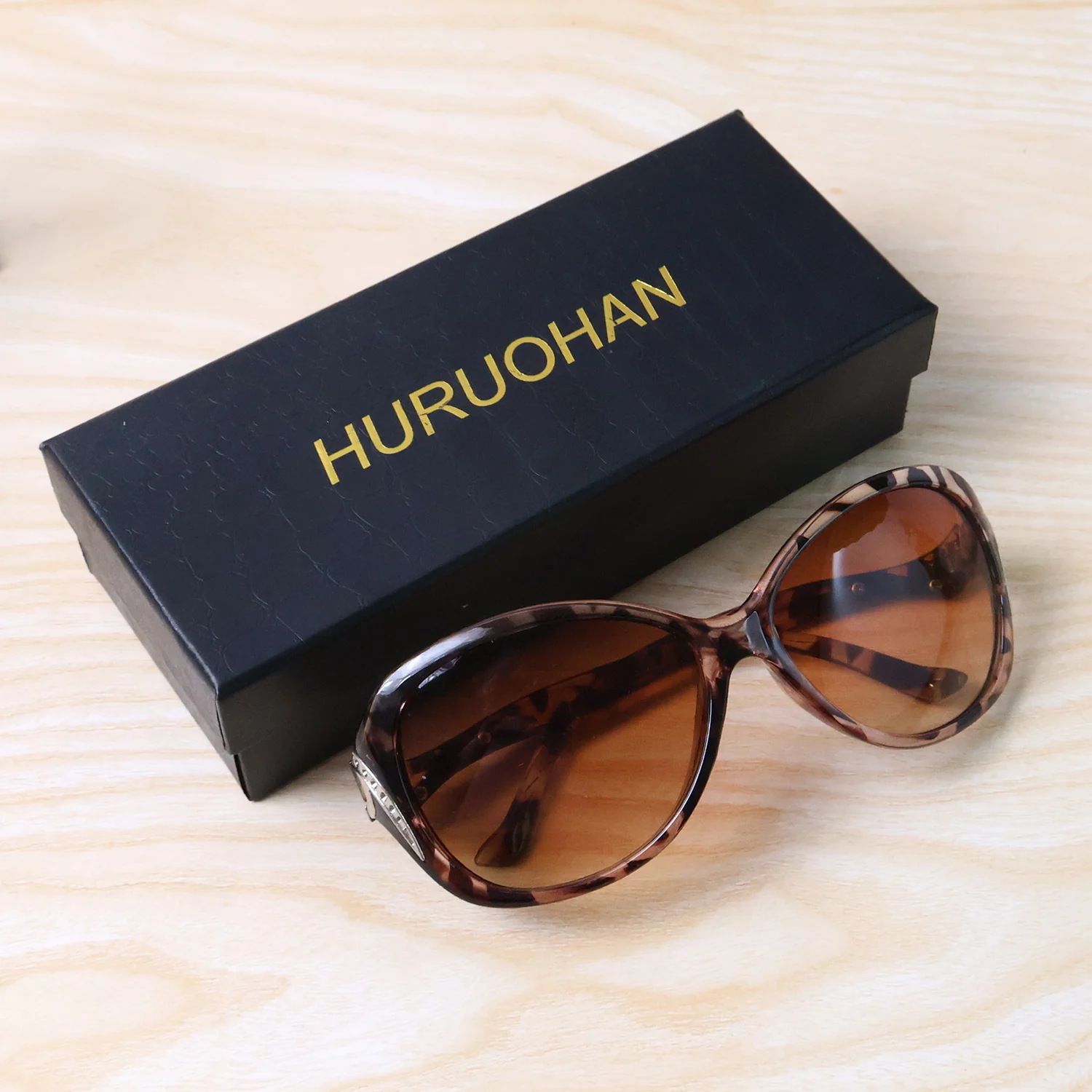 UV400 Protective Fashion Sunglasses - (1 Pc) - Image 6