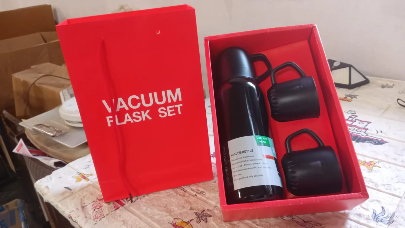 Vacuum Flask Set – Stainless Steel Thermos with 3 Cups, Approx 500ml - Image 9