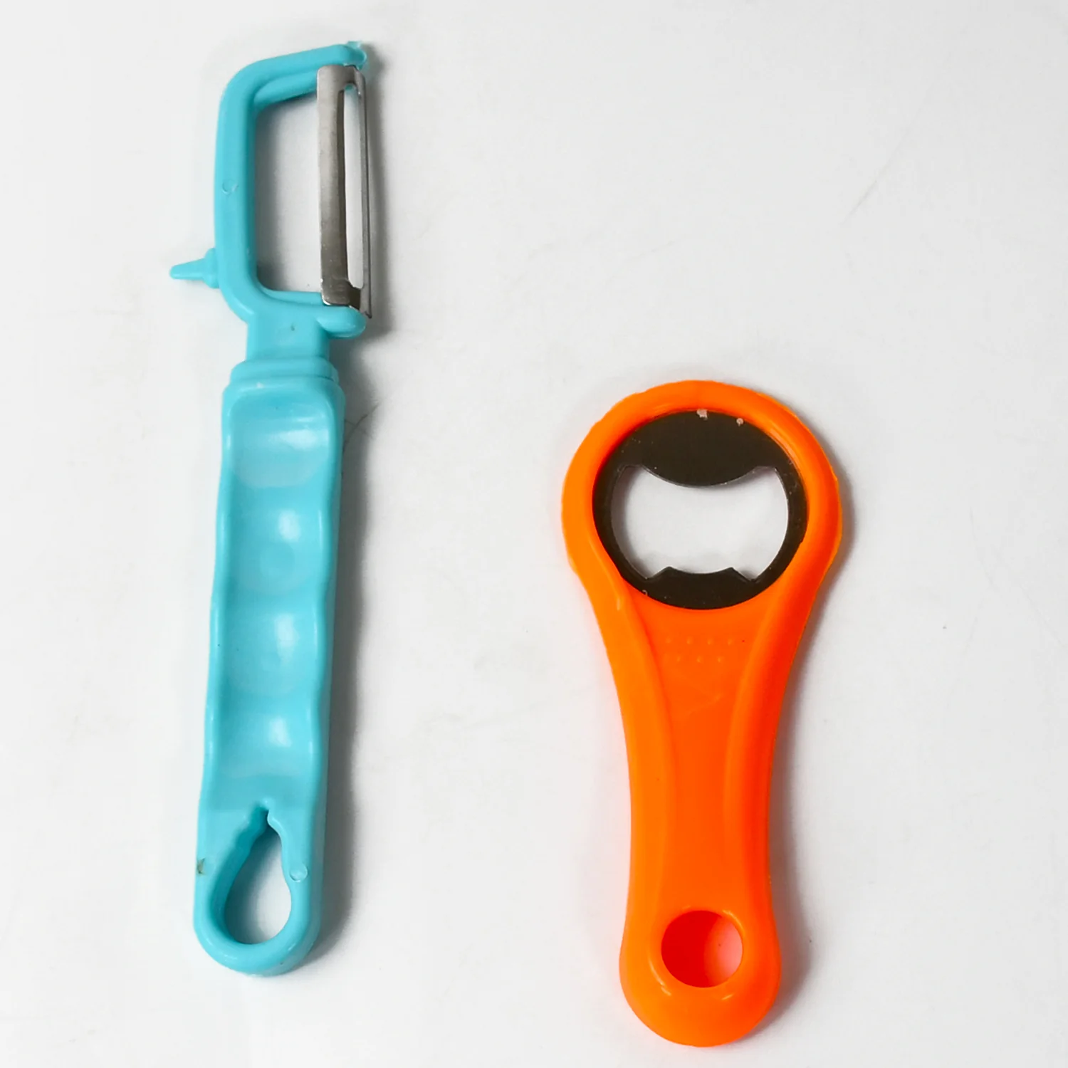 Vegetable Fruit Peelers Slicer & Bottle Opener, Kitchen Peeler For Veggie Fruit Potato Carrot, Bottle Opener With Plastic Handle Bottle Openers Wine Bottle Opener Cold Drink Bottle Opener (2Pc) - Image 5